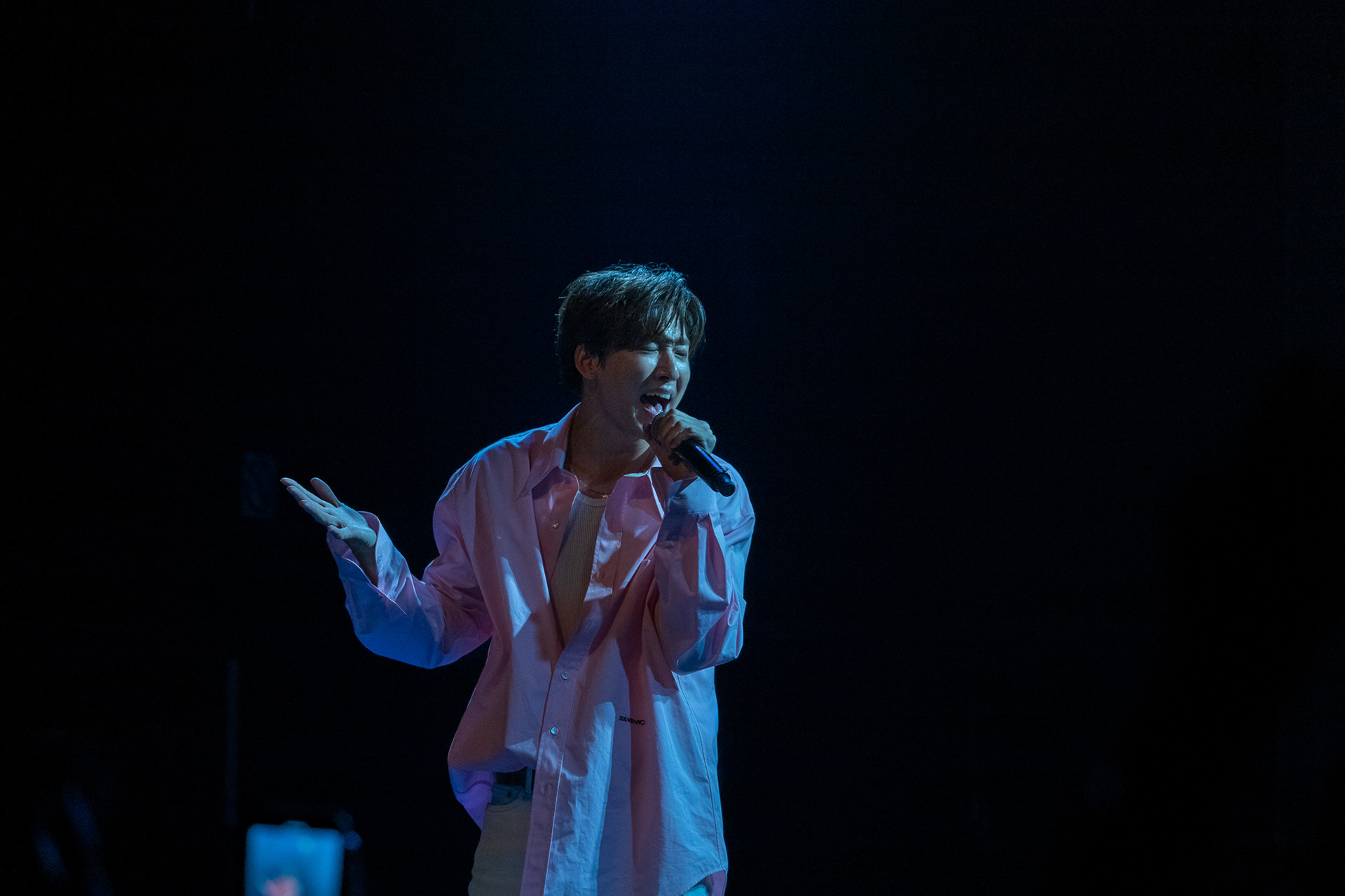 Kevin Woo performs at El Rey (2019.08.24)