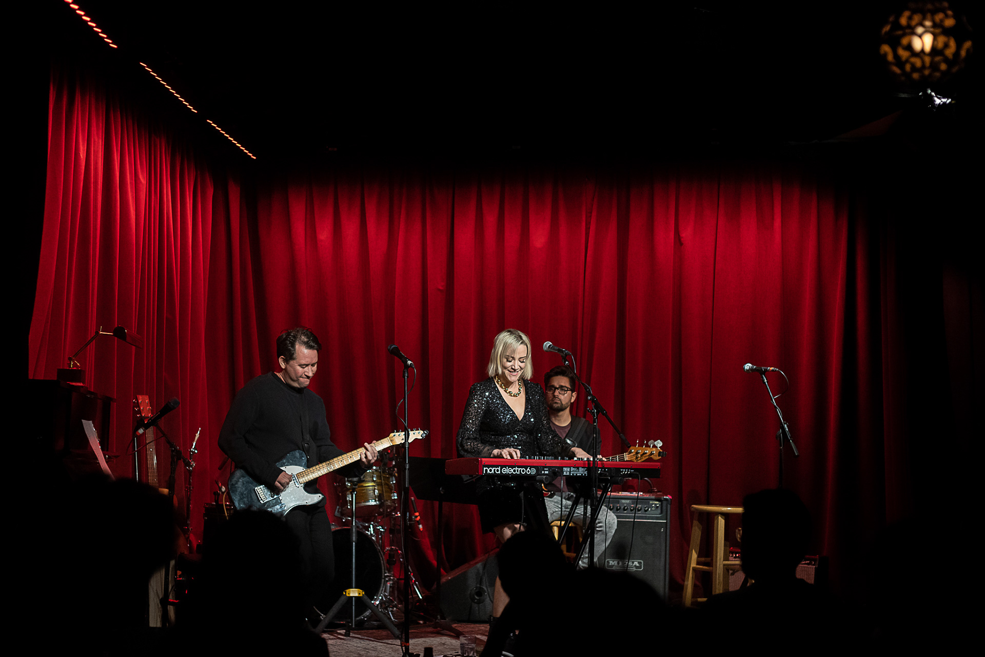 Lisa Crawley performs at The Hotel Cafe (2022.02.08)