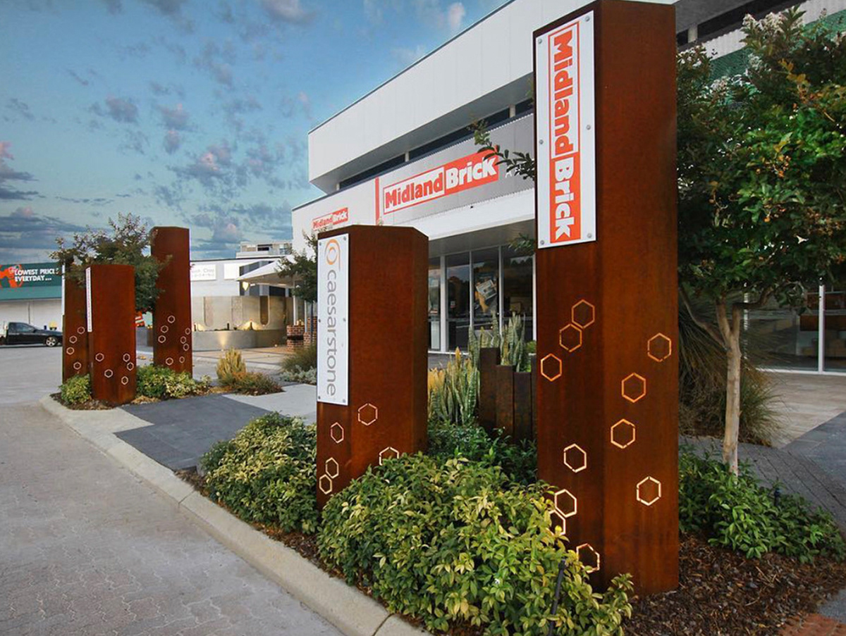 HOMEBASE SIGNAGE TOTEMS