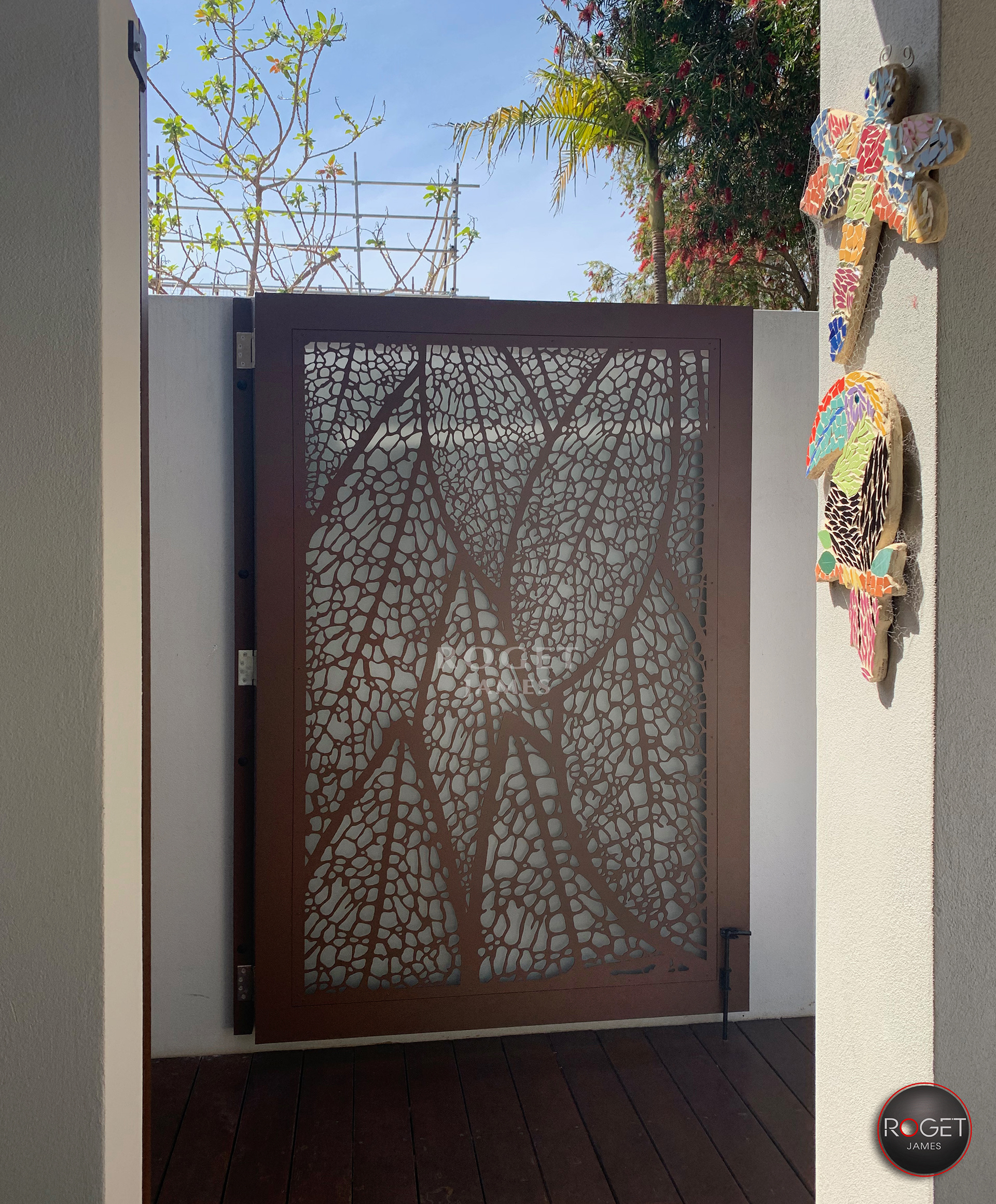 Vuelta Shower Privacy Gate 