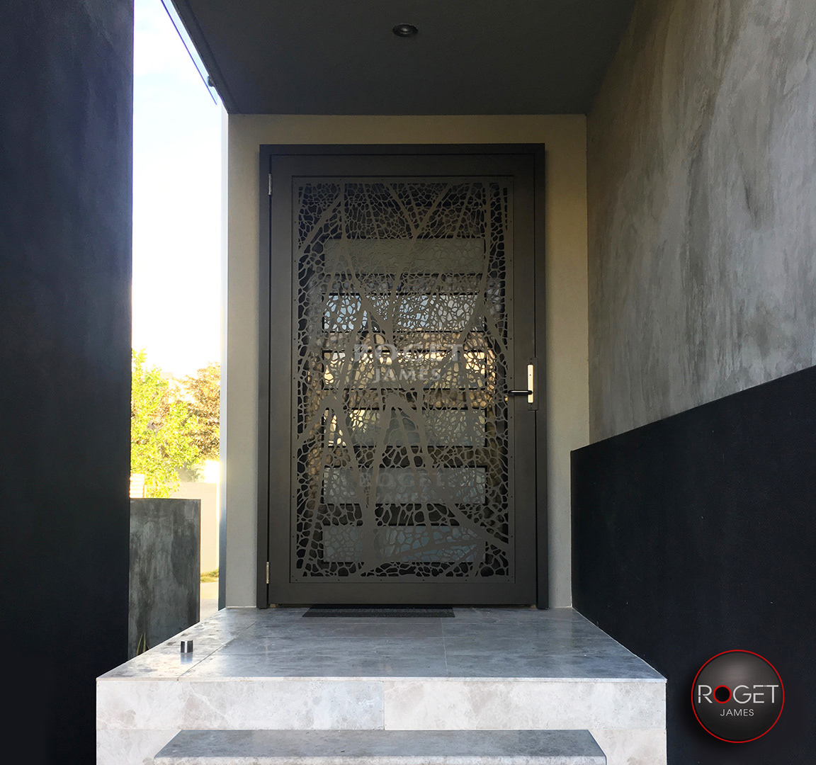 Vuelta Security Door