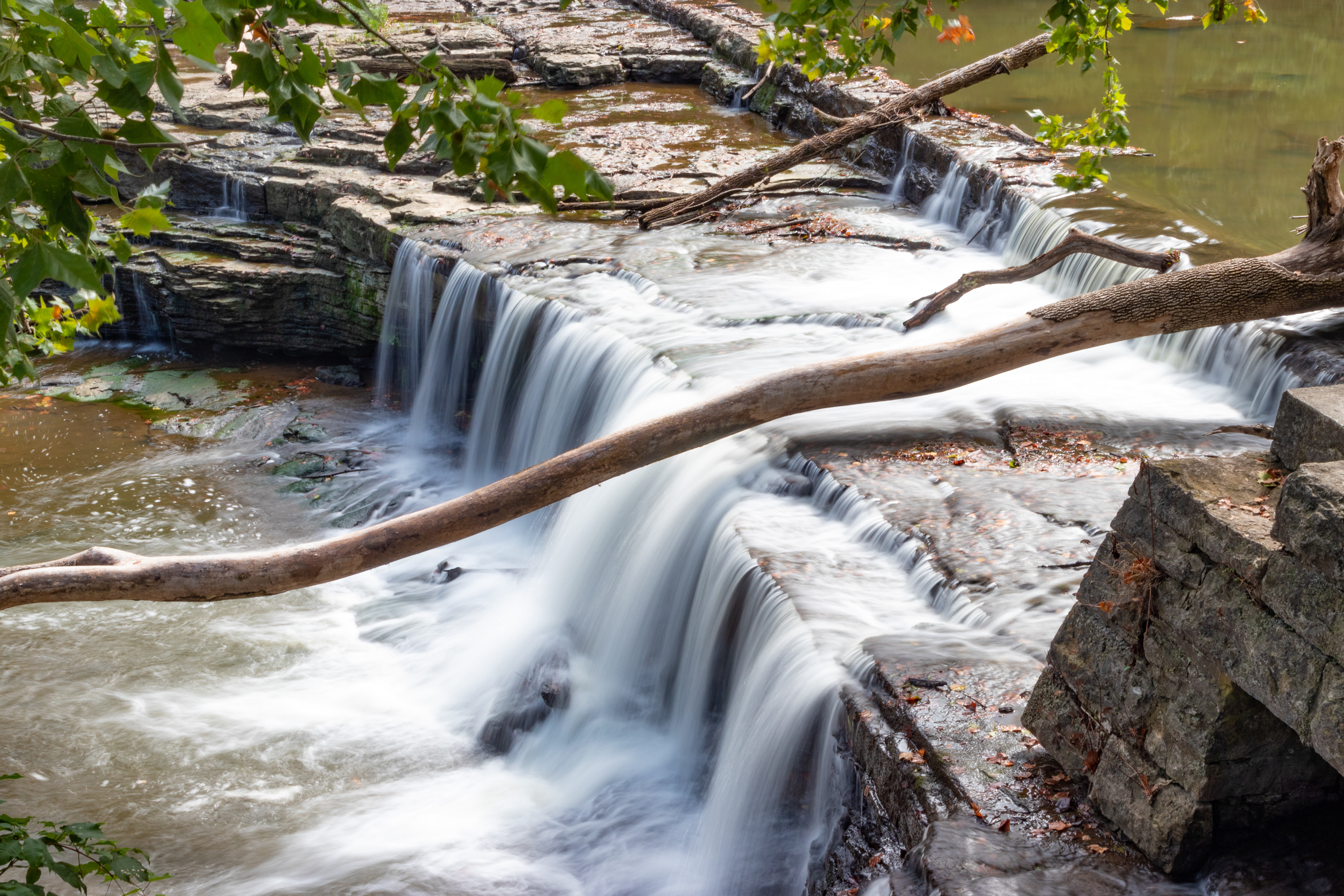 Cataract Falls, Upper falls