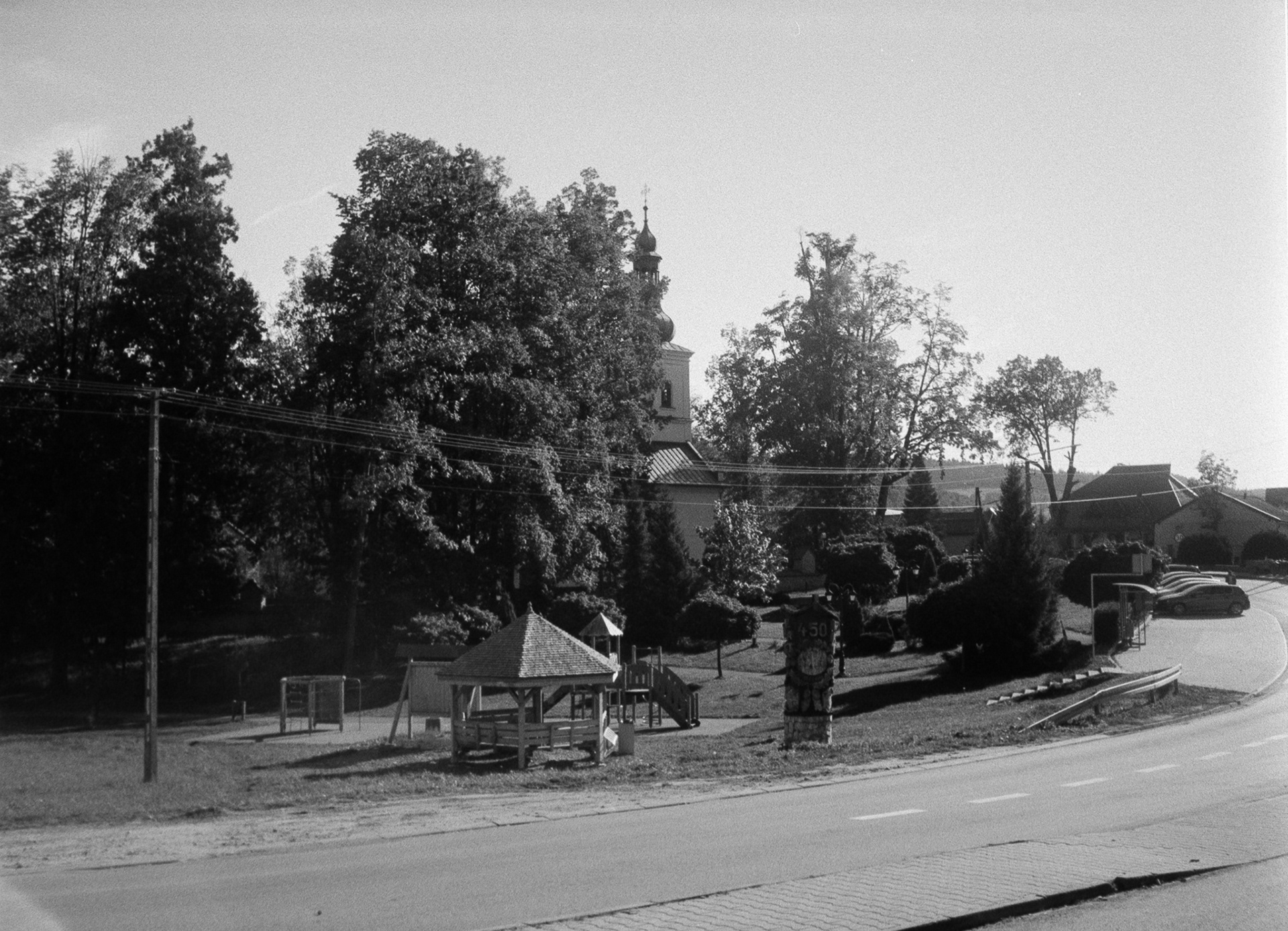 Sidzina. Widok na kościół - © 2025 Tomasz Ryś