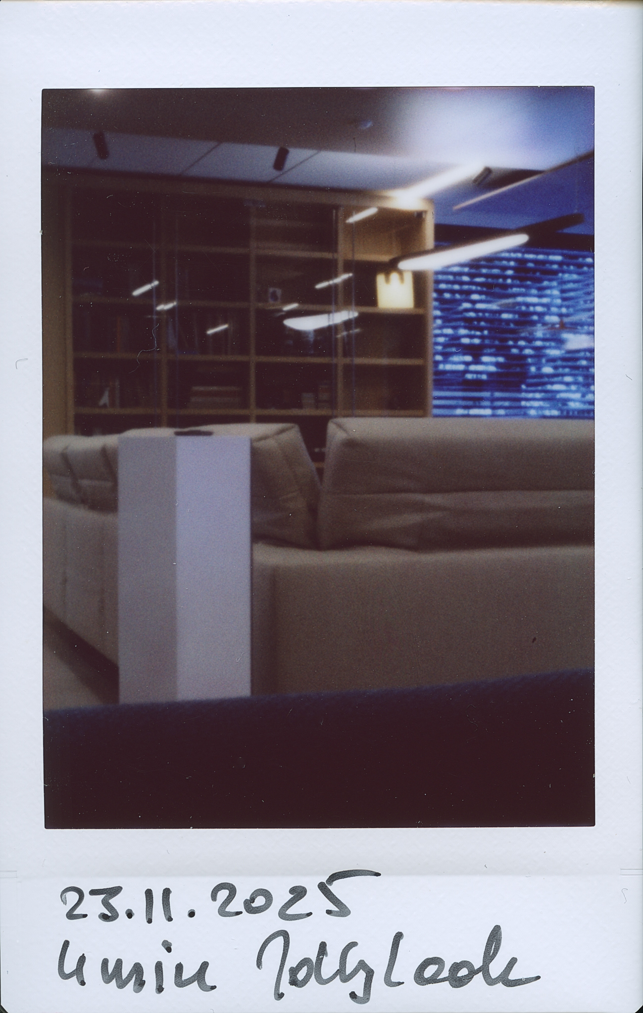 Kolumna. Jollylook. © 2025 Tomasz Ryś