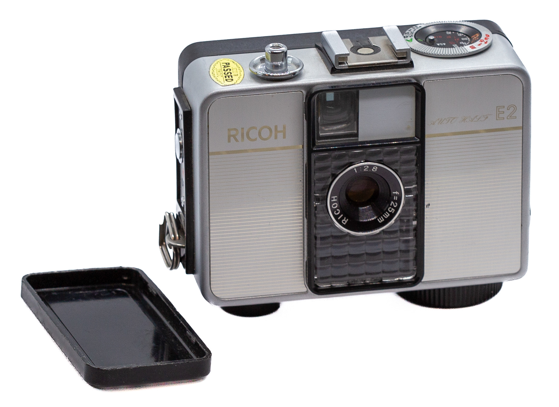 RICOH Half Frame E2 ze zdjętą osłoną - © 2026 Tomasz Ryś