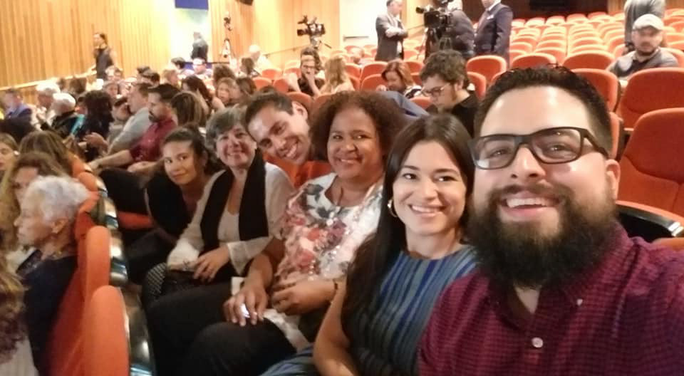 Equipo de trabajo para la colección del ICP (de izq. a derecha: Magdalena Alemán, Carmen Torres, Oscar González Pavez, Laura Quiñones, María Caragol y Roberto G. Rivera Sánchez)
