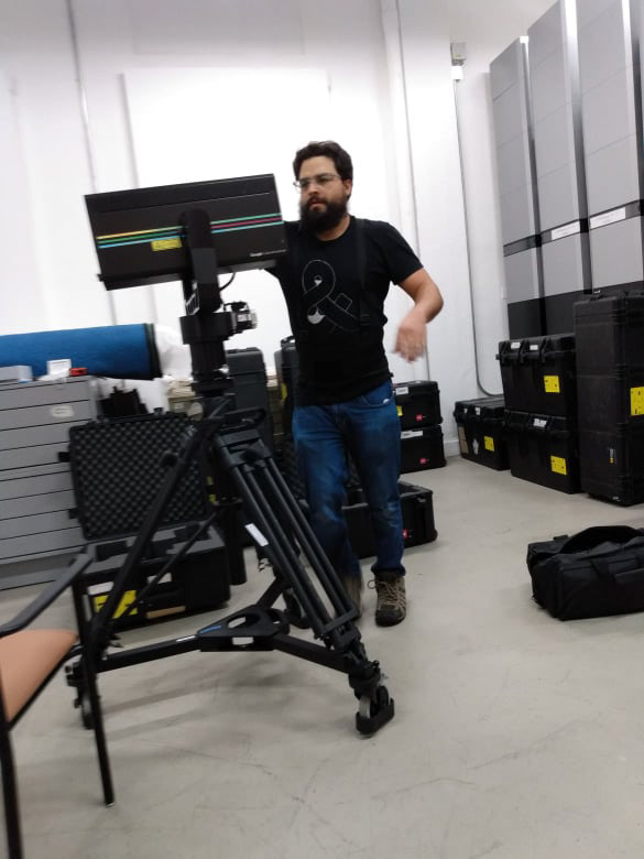 Adiestramiento del uso del Google Art Camera Zoom para la digitalización de las colecciones puertorriqueñas (Foto por Laura Quiñones)