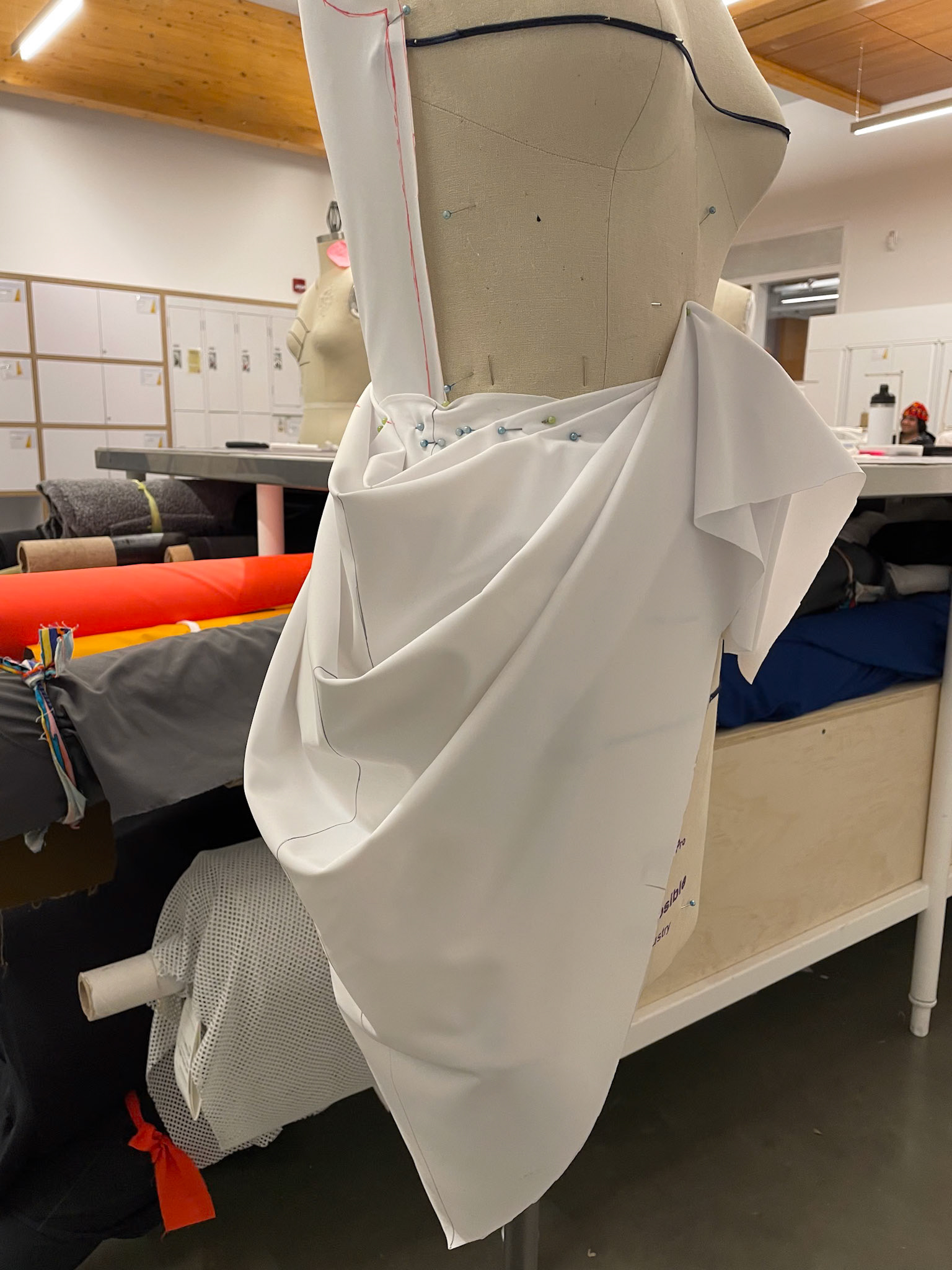 Marking waist seam on the front skirt