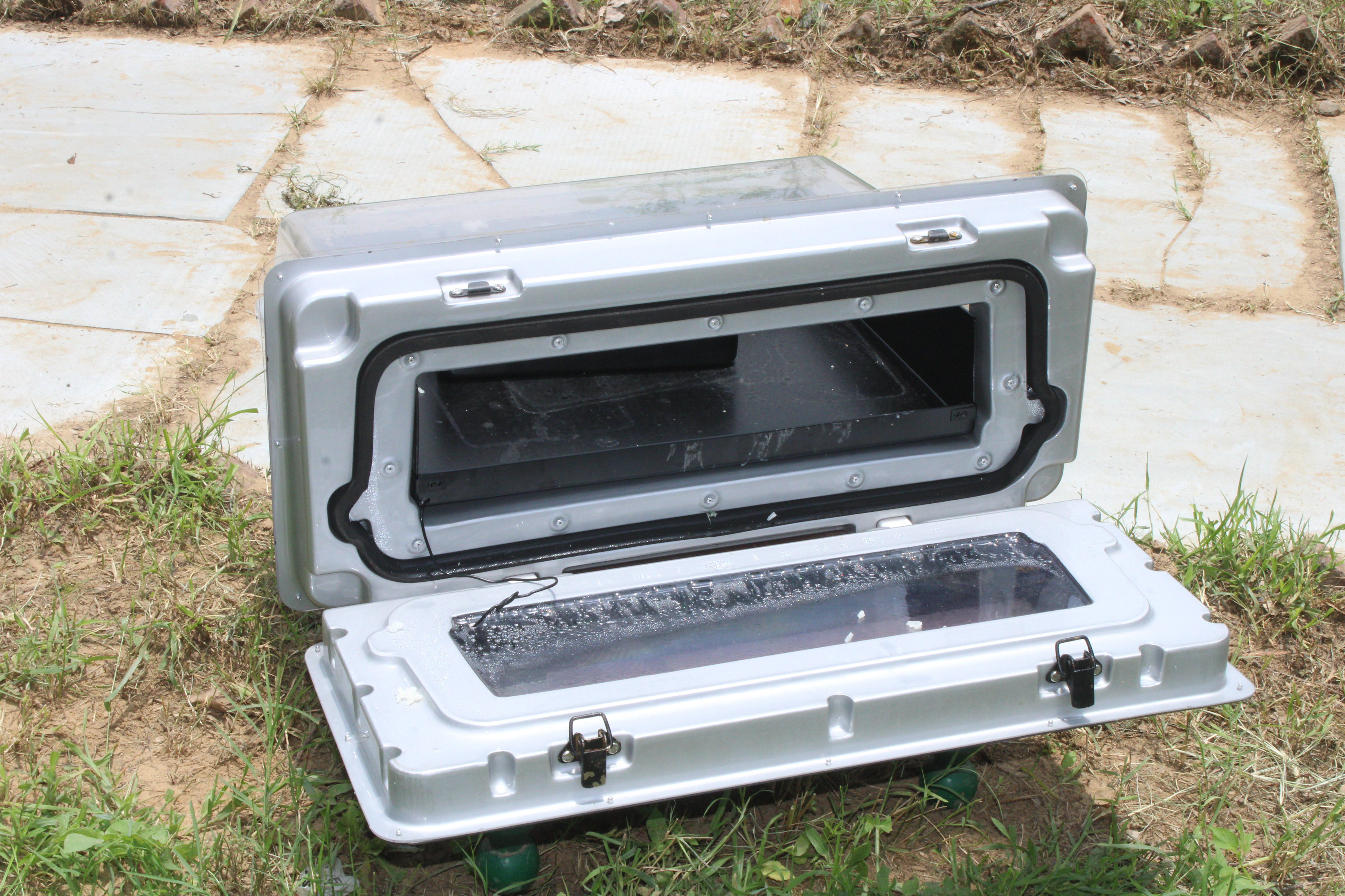 Window mounted Solar Cooker