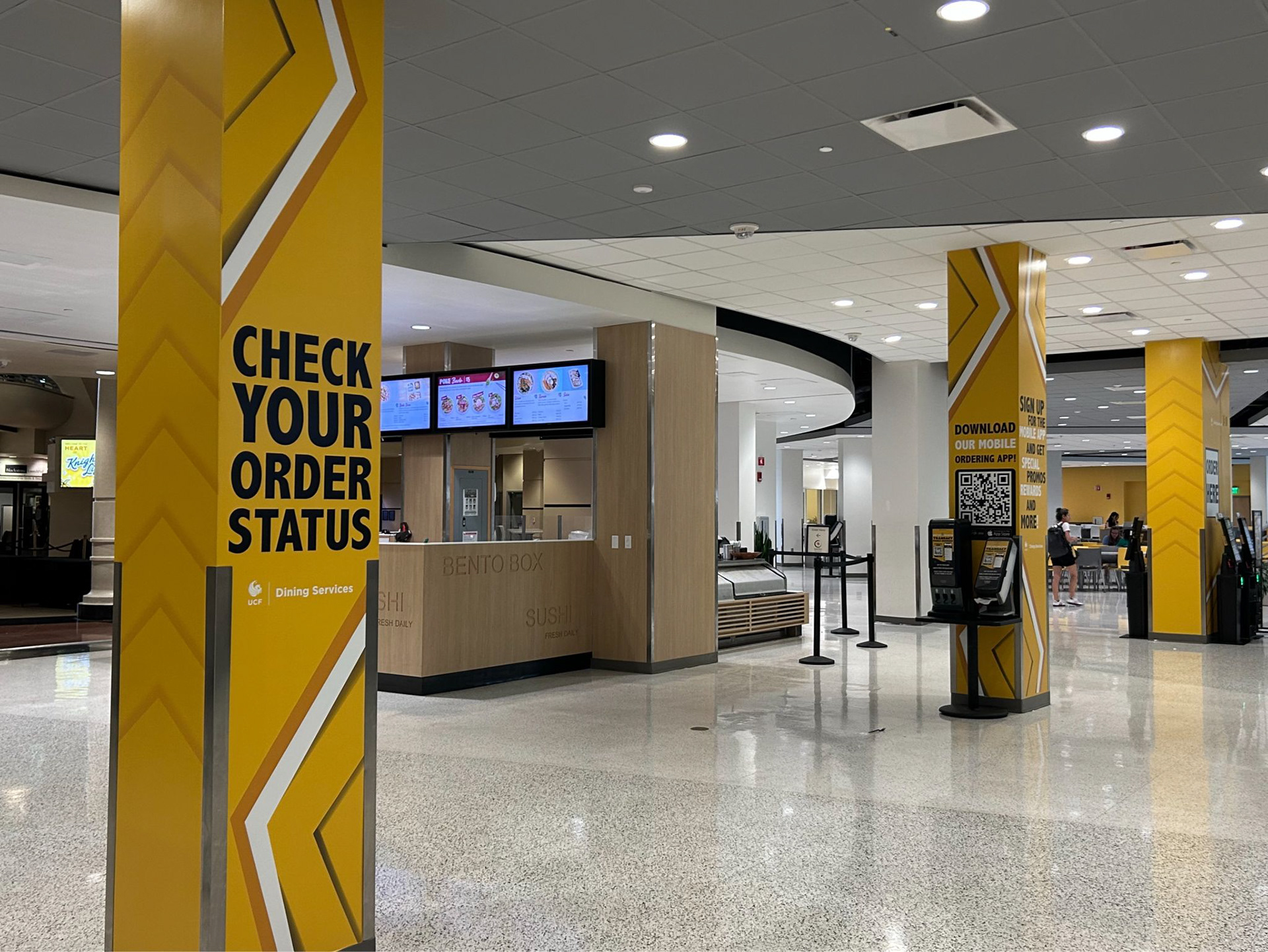 Project: UCF Dining Services Environmental Graphics  I had the opportunity to revitalize the dining atmosphere at the University of Central Florida’s Student Union. 