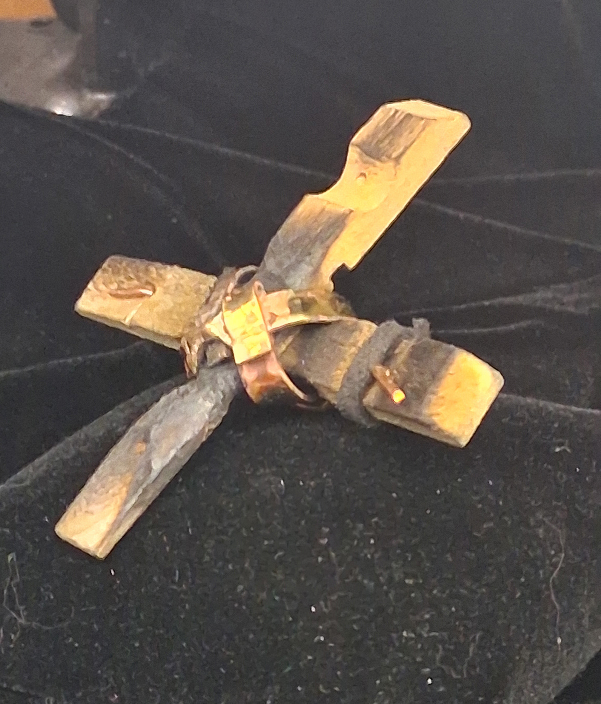 brooch Allen Long