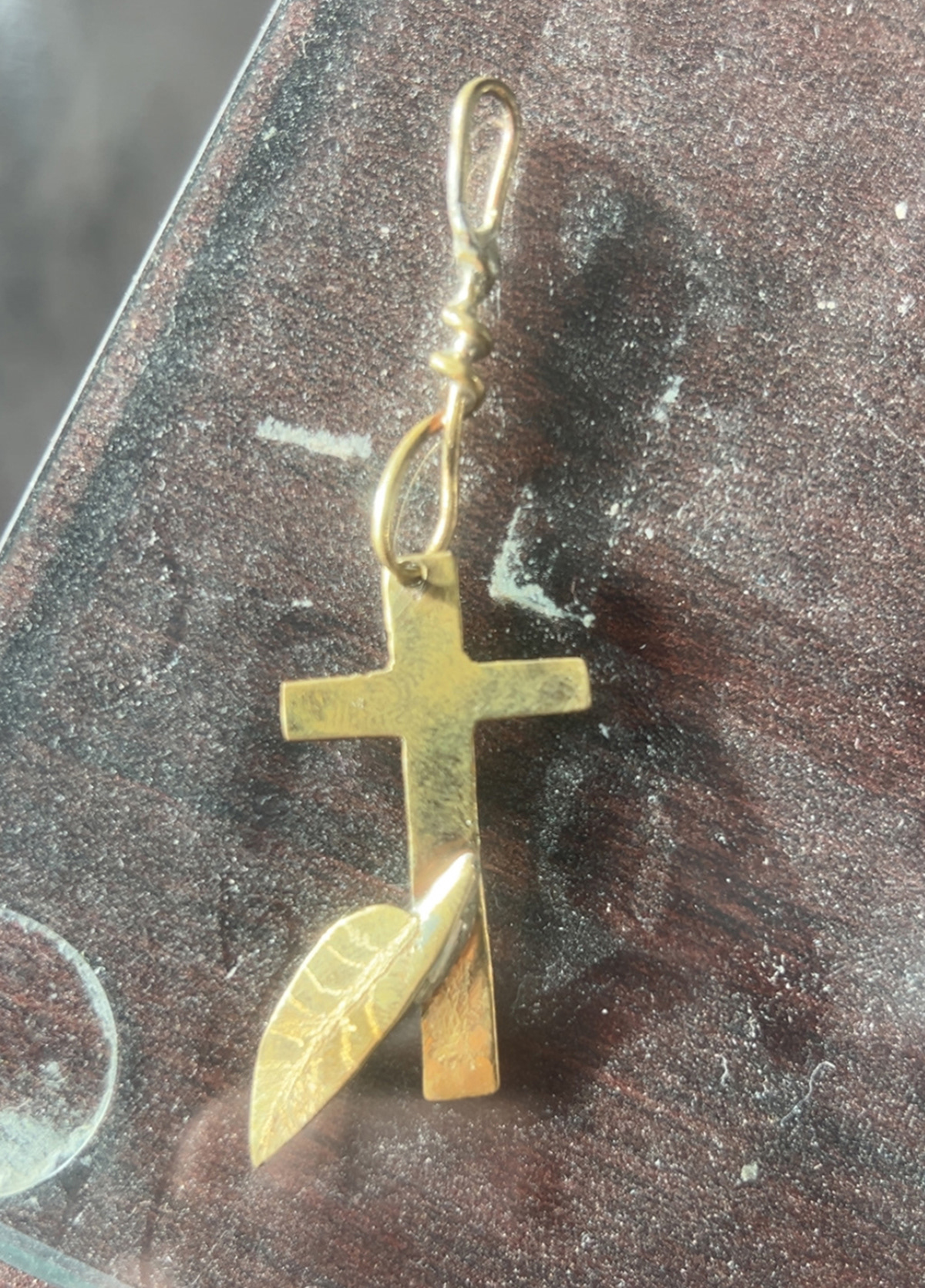 Feather cross Wayde Vialpando 