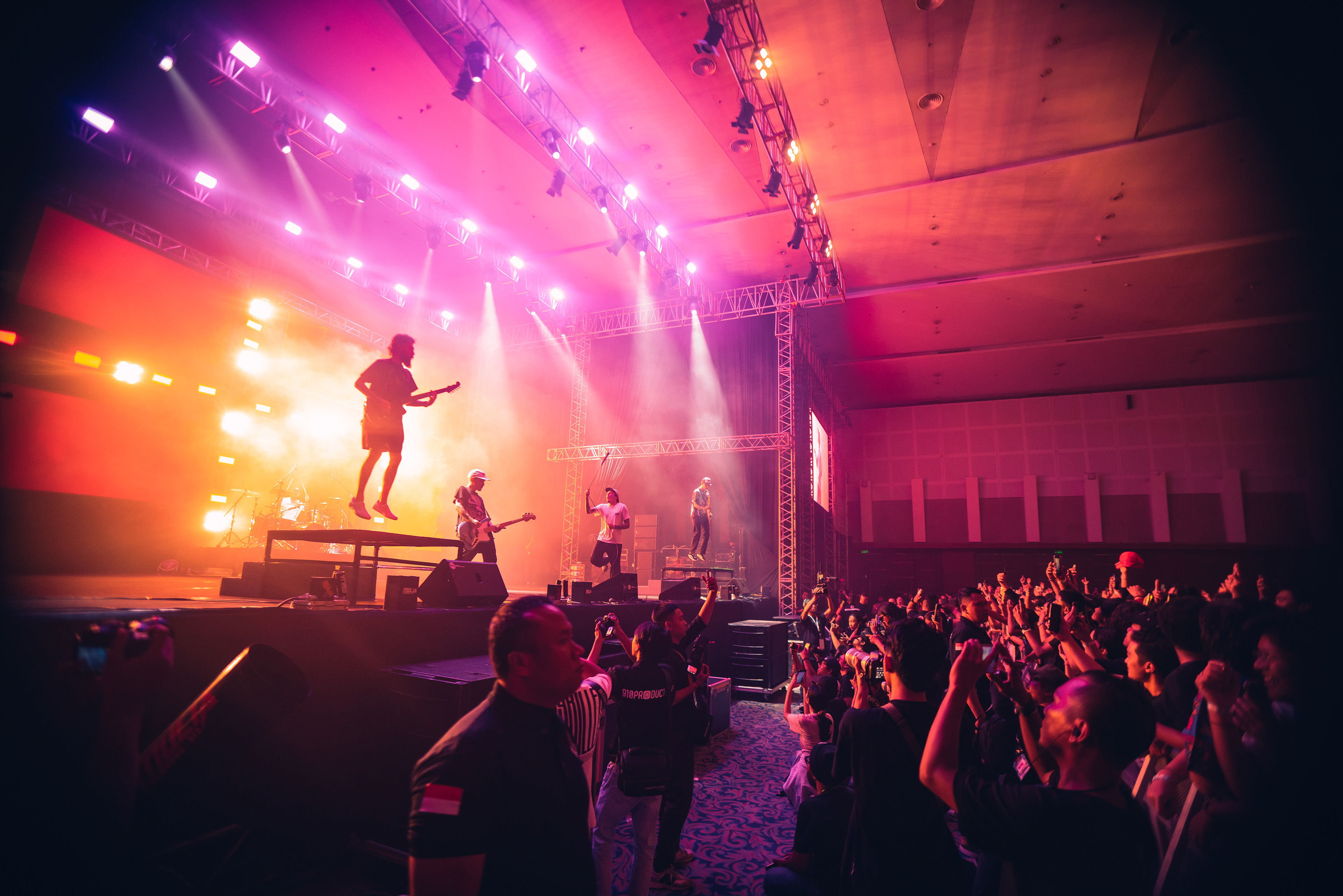 Neck Deep Tour Surabaya