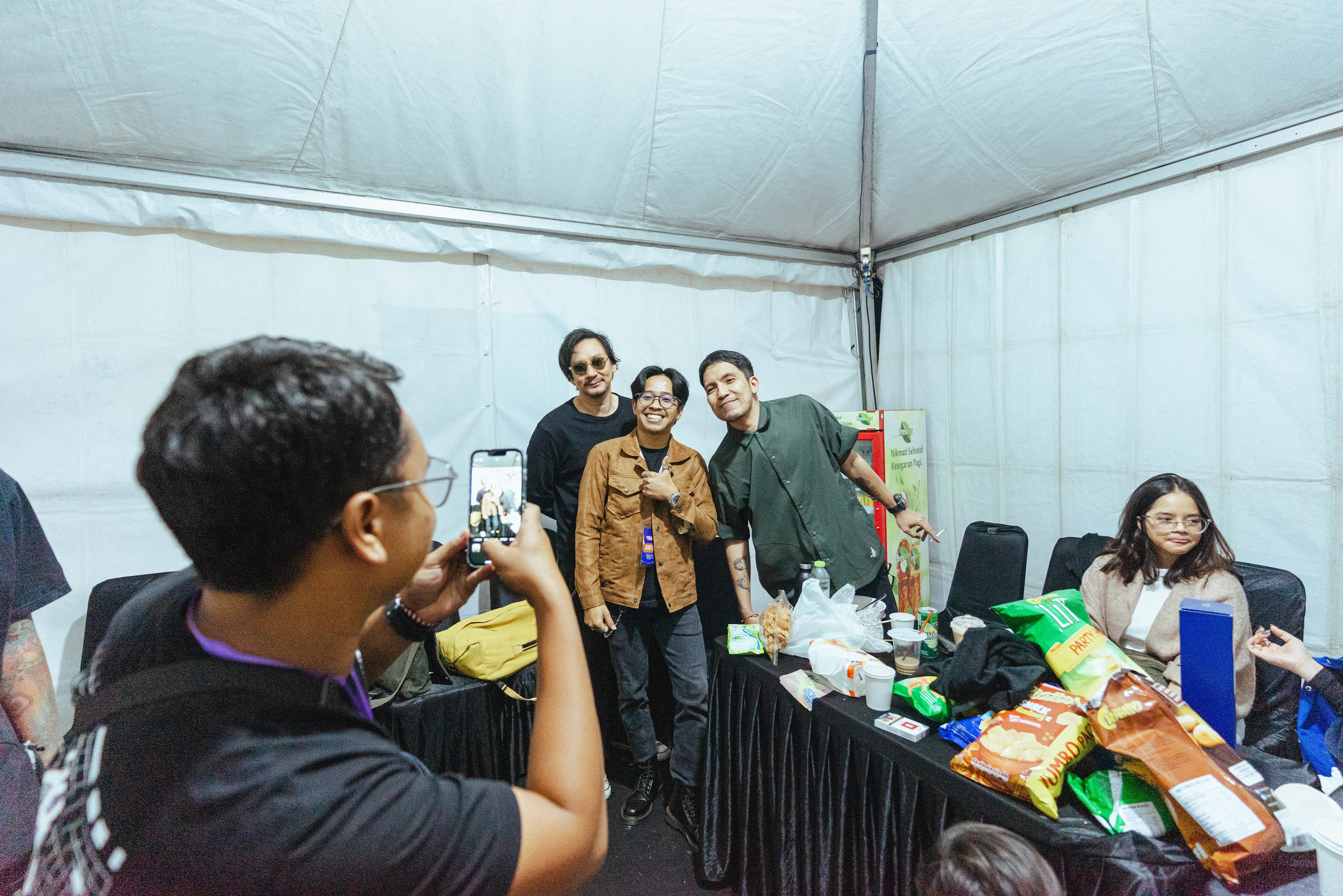 2024 - Oom Leo ft The Vakingshit