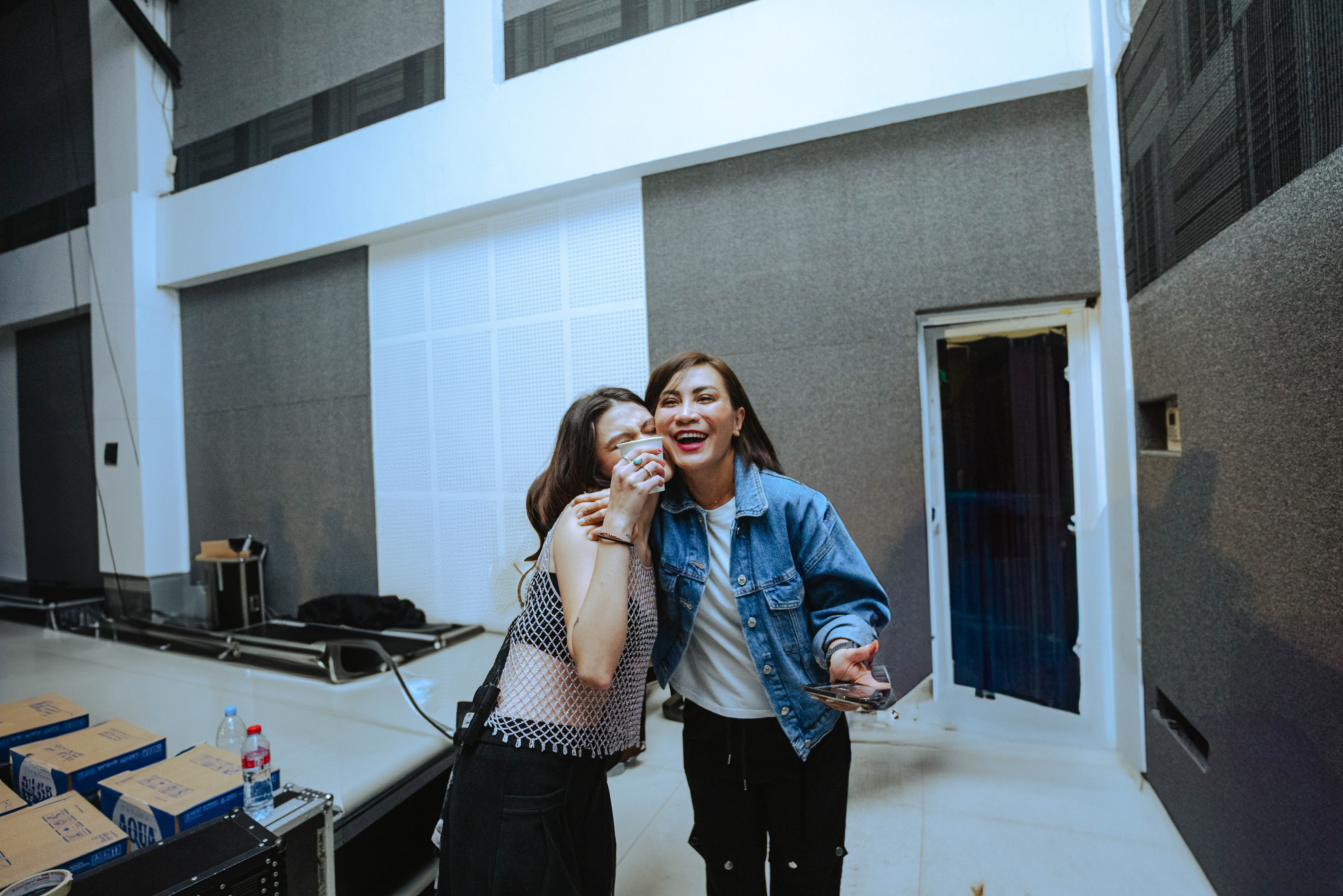 Jubilee Marisa with her Mom aftershow