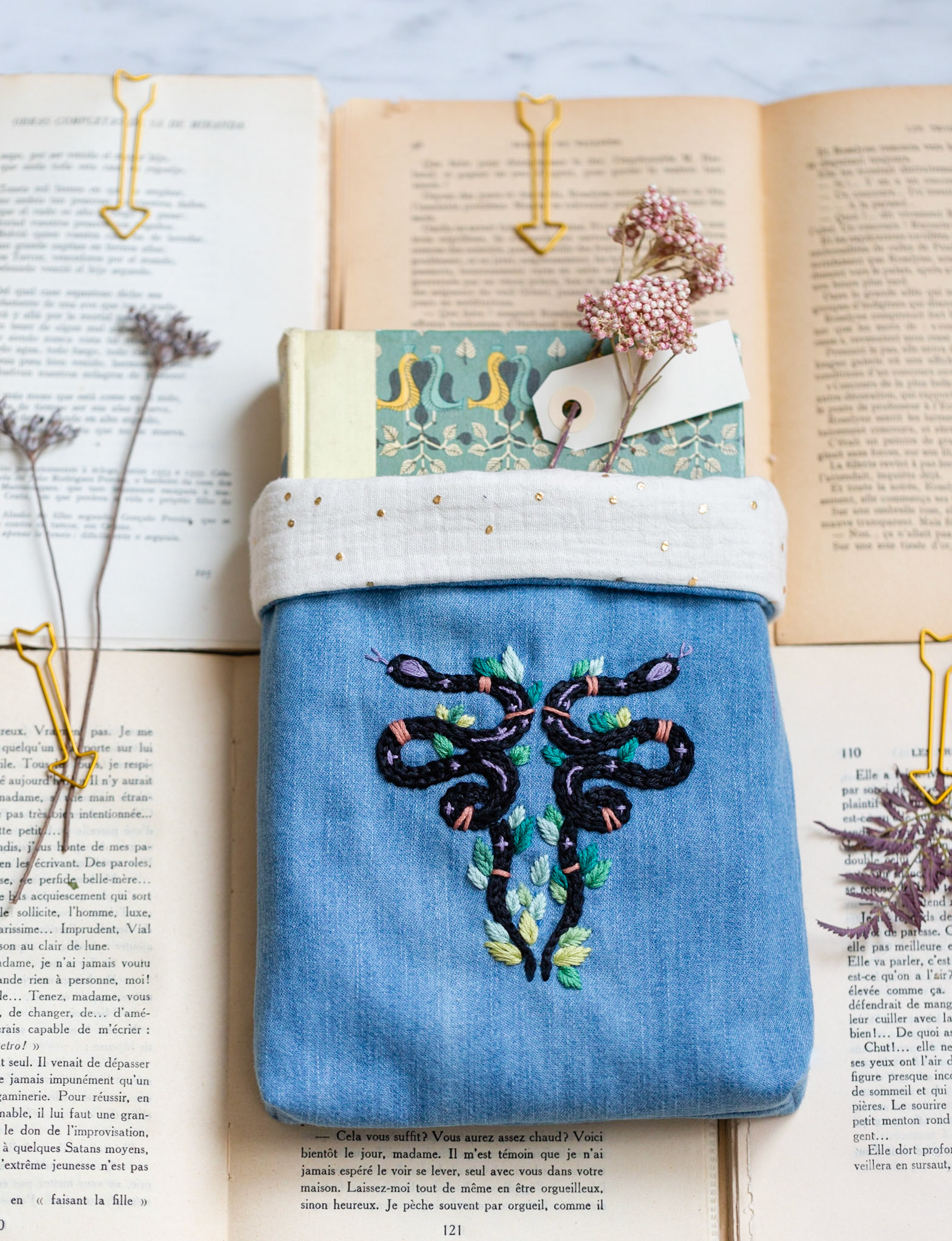 Broderie féminin sacré, Dessain et Tolra