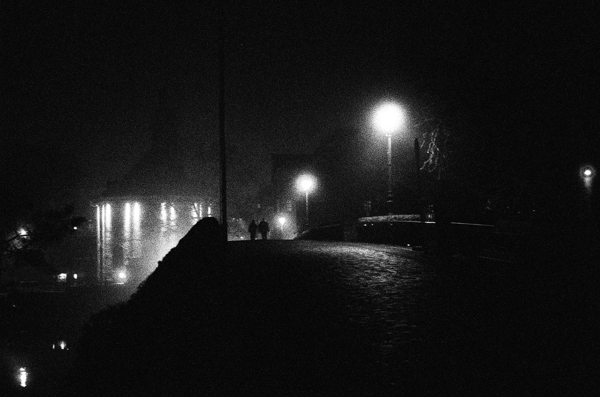 Alte Lahnbrücke Wetzlar bei Nacht, Leica M4, Voigtländer Ultron 35mm F2.0, Ilford Delta 3200 pushed auf 6400 ISO