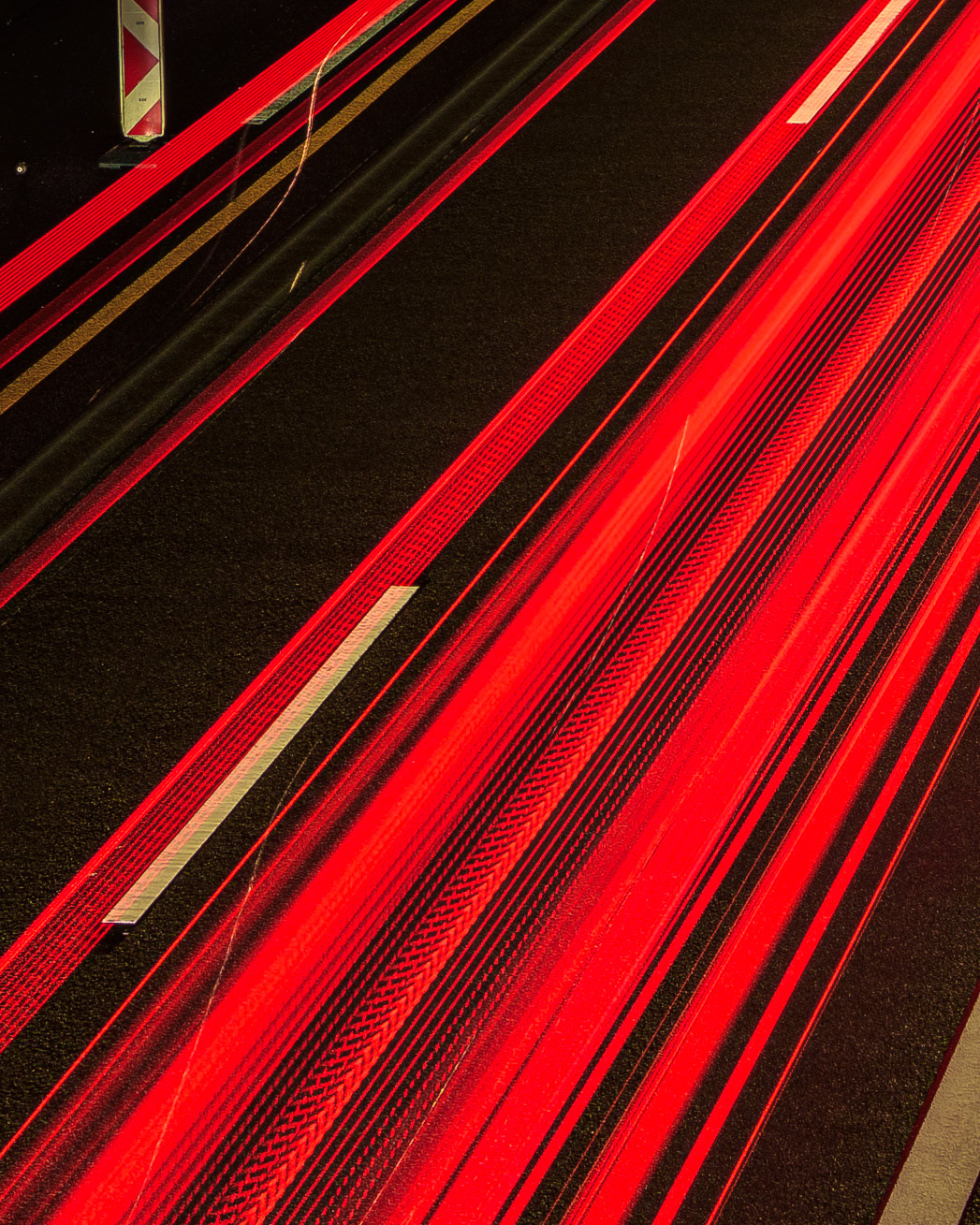 Lichtspuren auf der A45 bei Wetzlar Naunheim