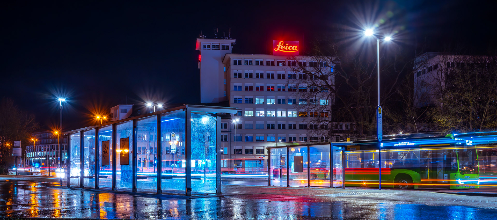Lichtspuren am Ernst-Leitz-Platz Wetzlar bei Nacht
