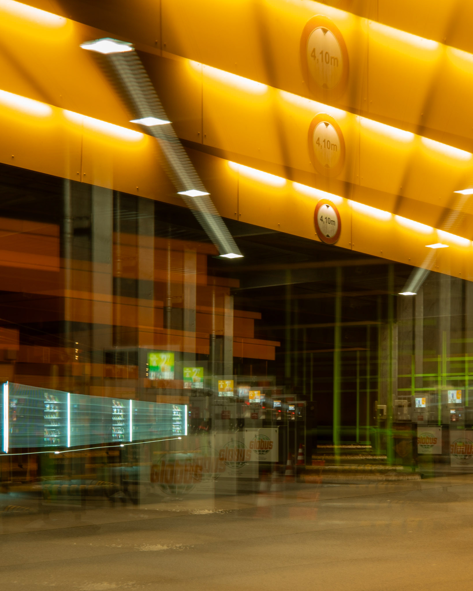 Tankstelle Globus Dutenhofen im Zoom-Burst