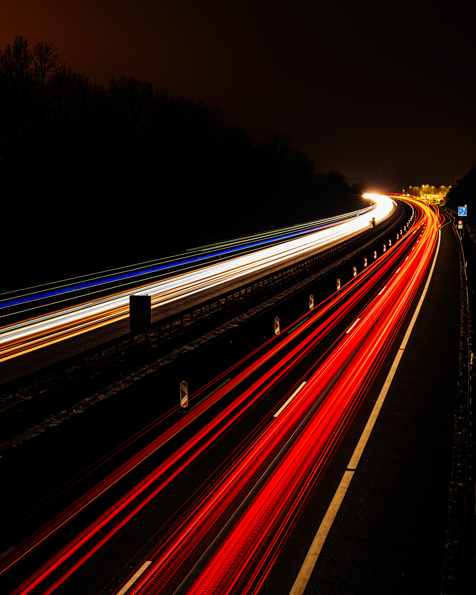 Lichtspuren auf der A45 bei Wetzlar Naunheim
