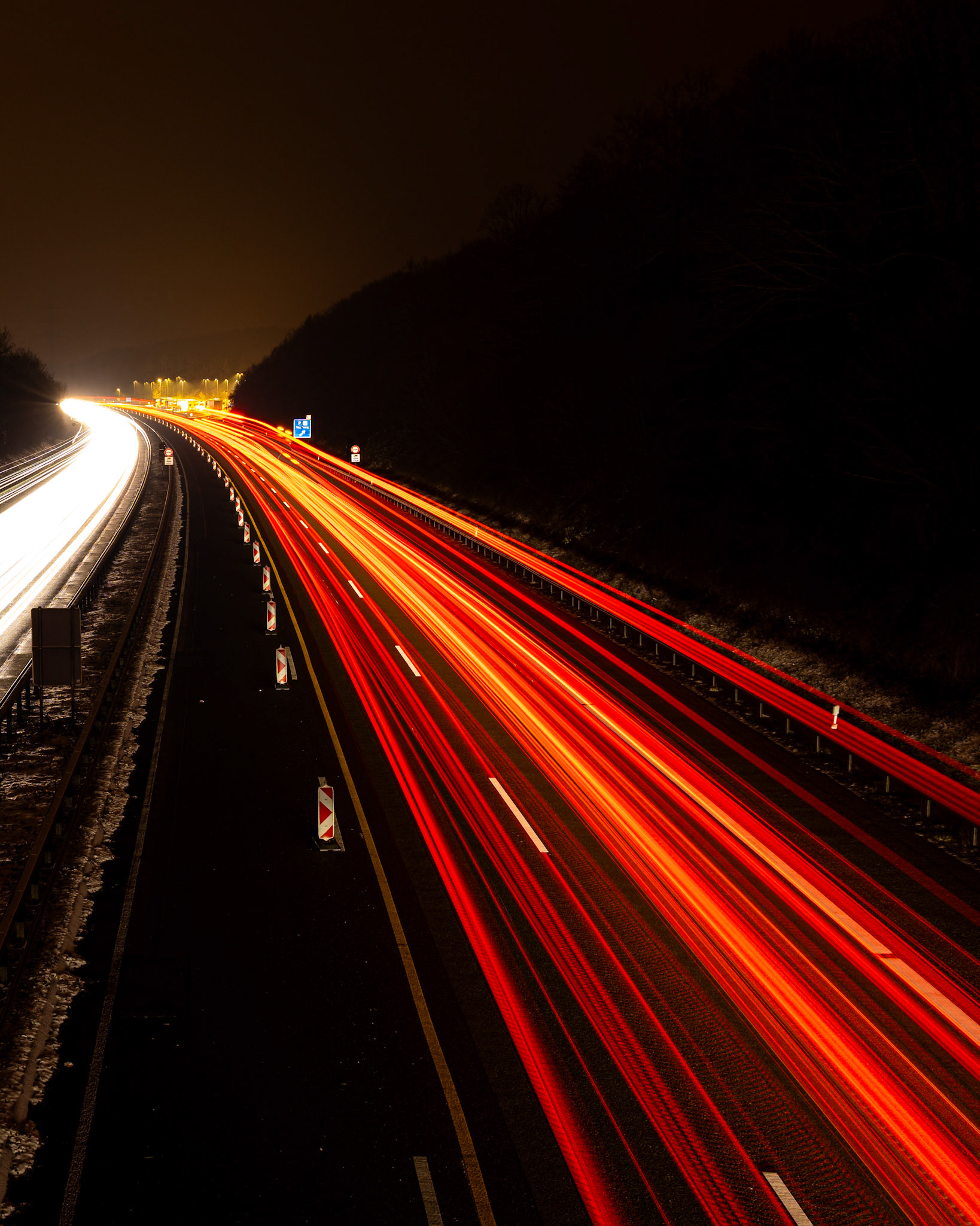 Lichtspuren auf der A45 bei Wetzlar Naunheim