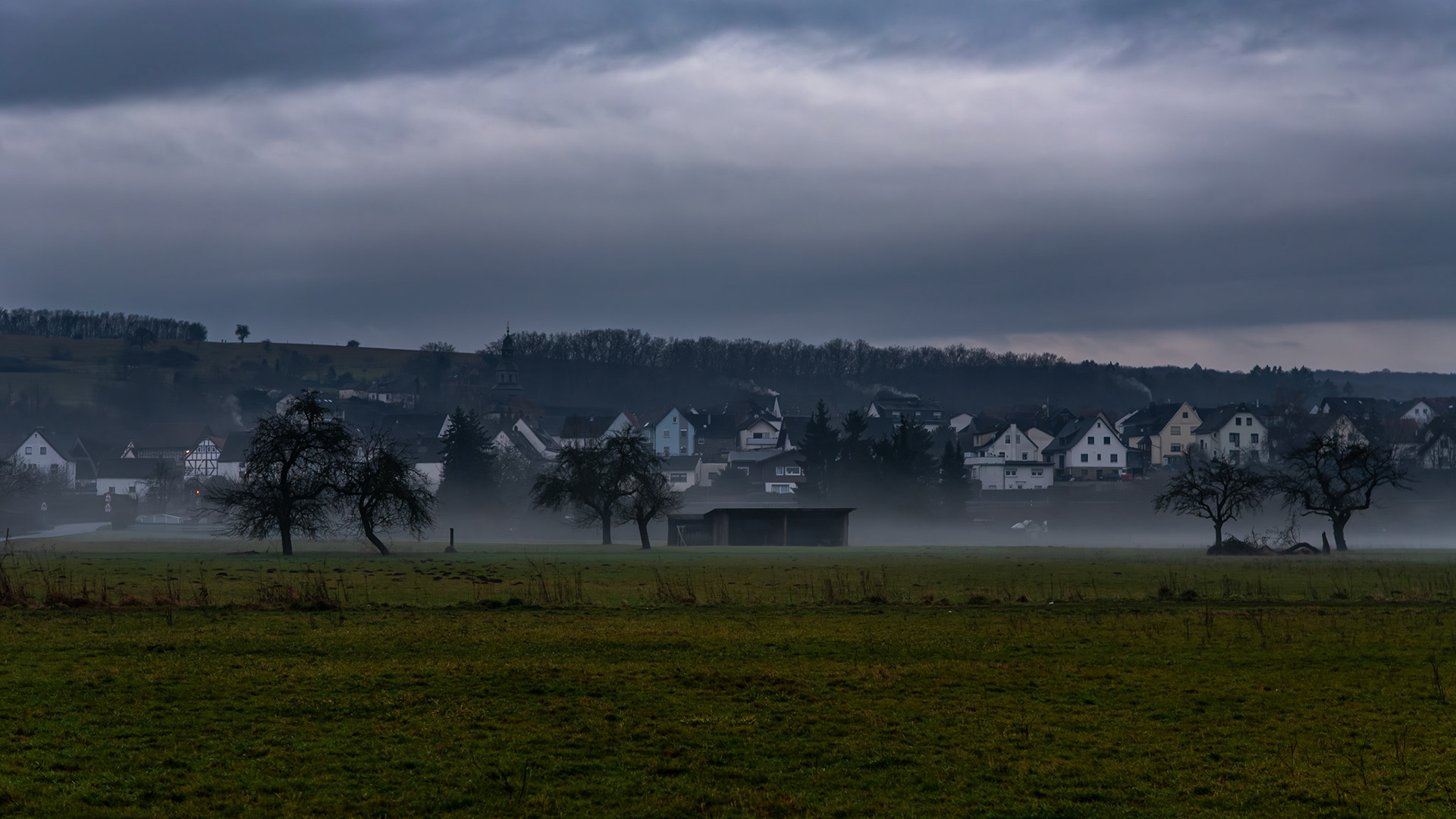 Wetzlar Steindorf im Winternebel von den Lahnwiesen aus gesehen