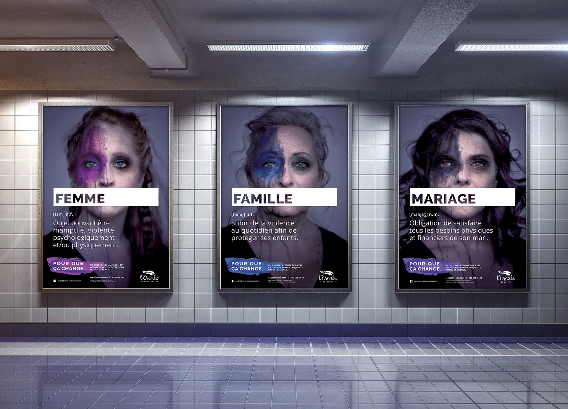 Affiches dans une station de métro