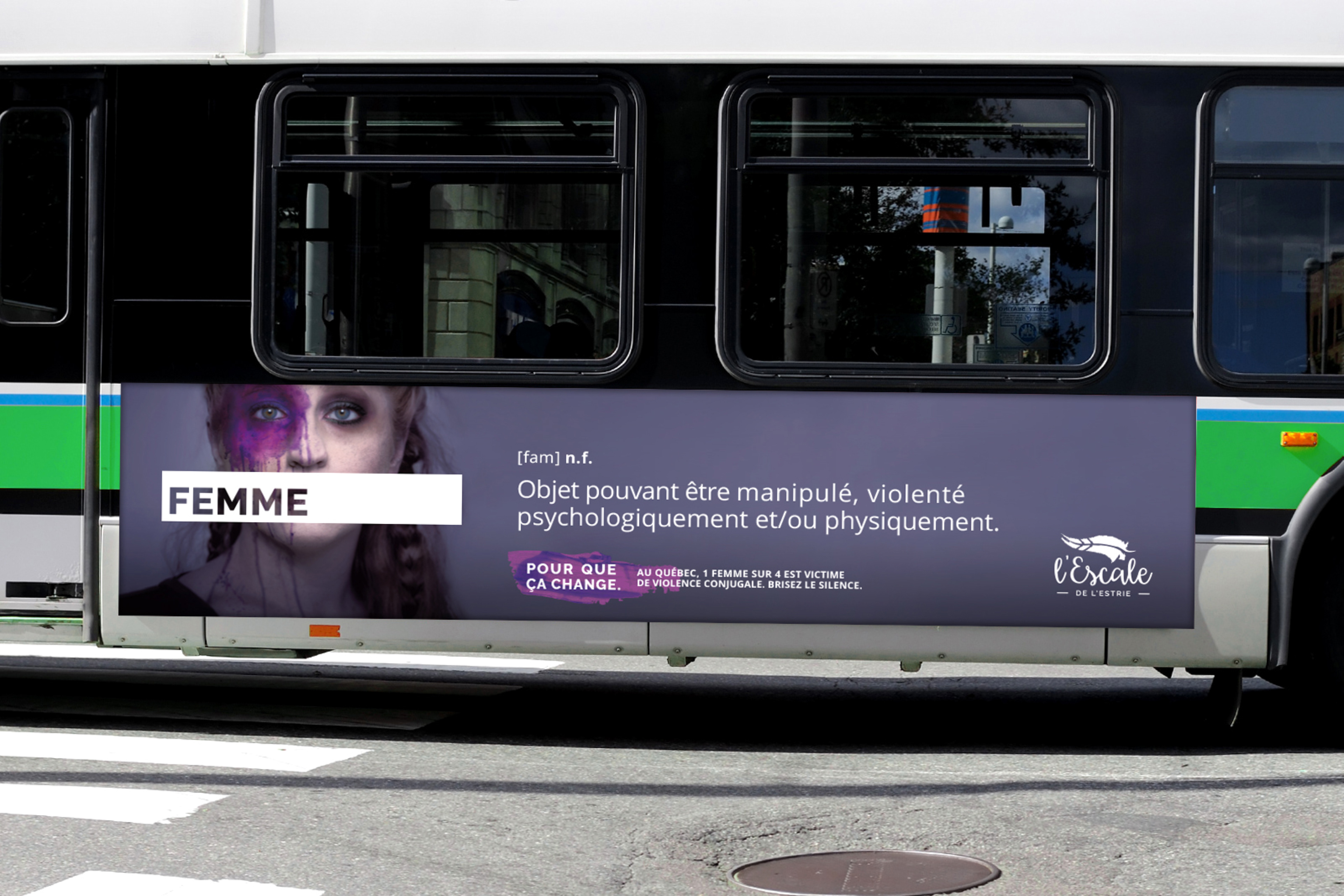 Publicité sur un autobus de ville