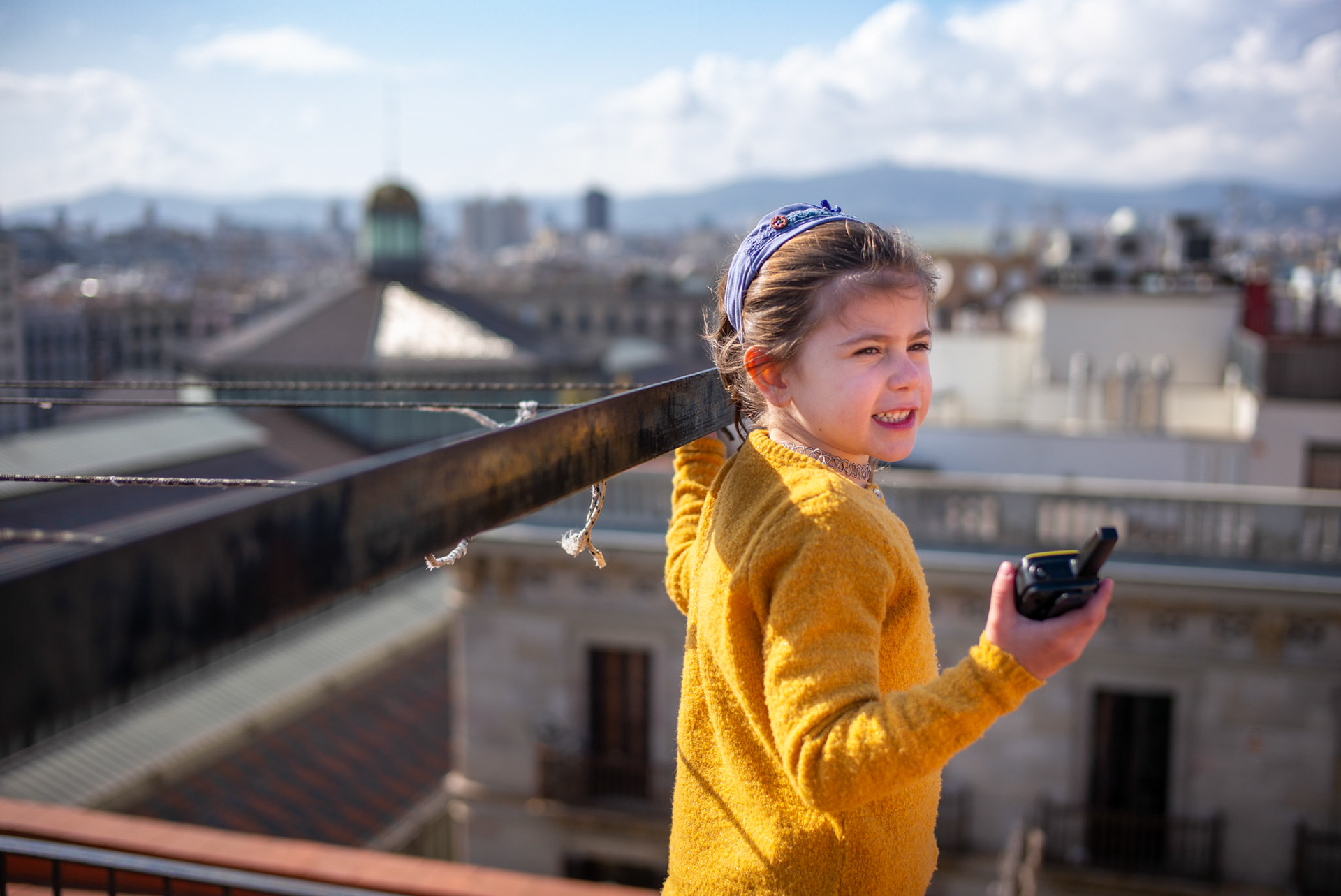 Sophie goes to the roof of the building of her apartment in Barcelona to enjoy a bit of the sun, and play while the whole country is in mandatory lockdown due to the Covid-19 crisis. She managed to make a girlfriend who was also using the walkie-talkie.