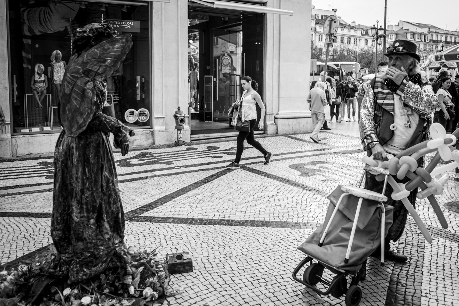 The Statue and The Clown - Lisbon