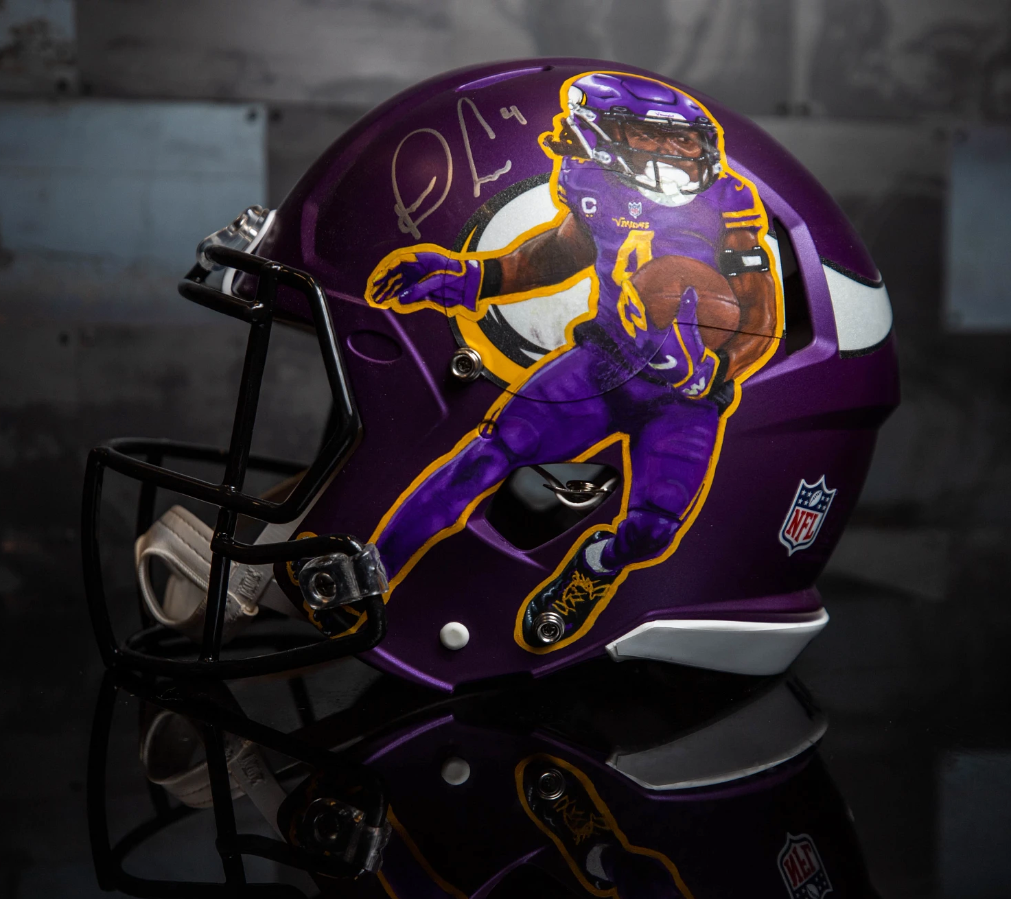 Dalvin Cook signed helmet - Auction: Oct. 30th, 2022 *SOLD*