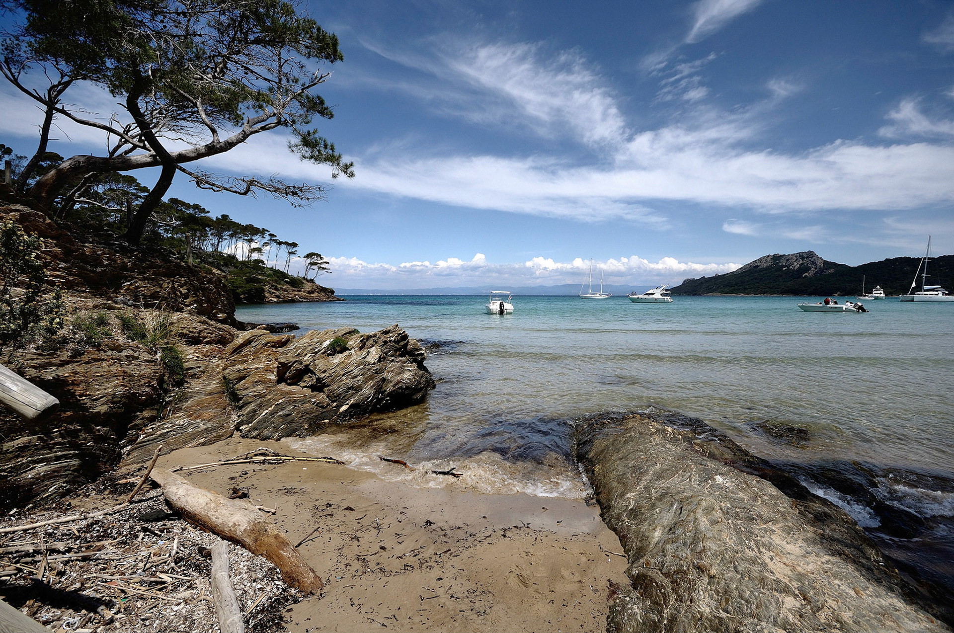 Sur la plage du Langoustier