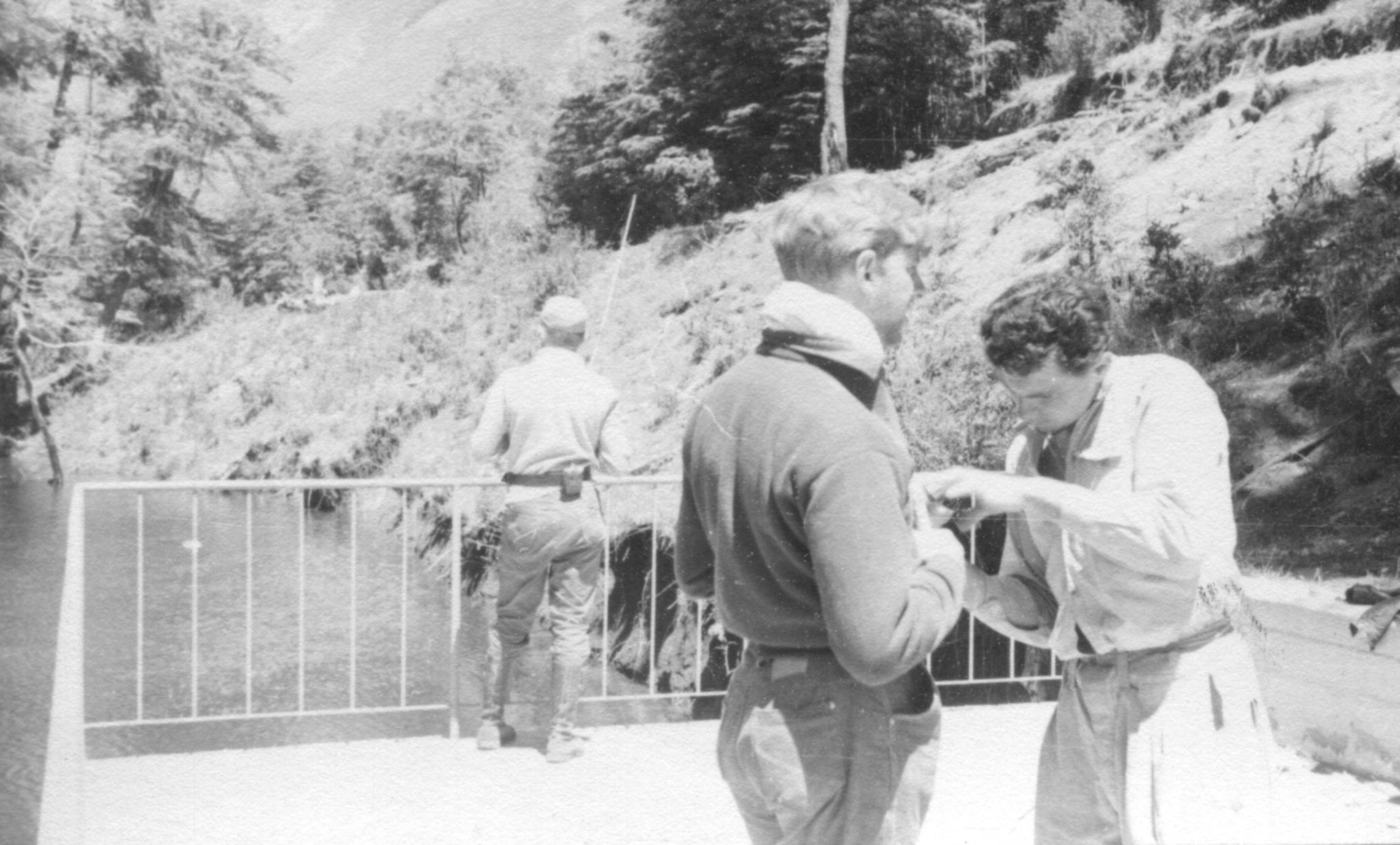 Pescando en el Embalse del Río Guillelmo.
