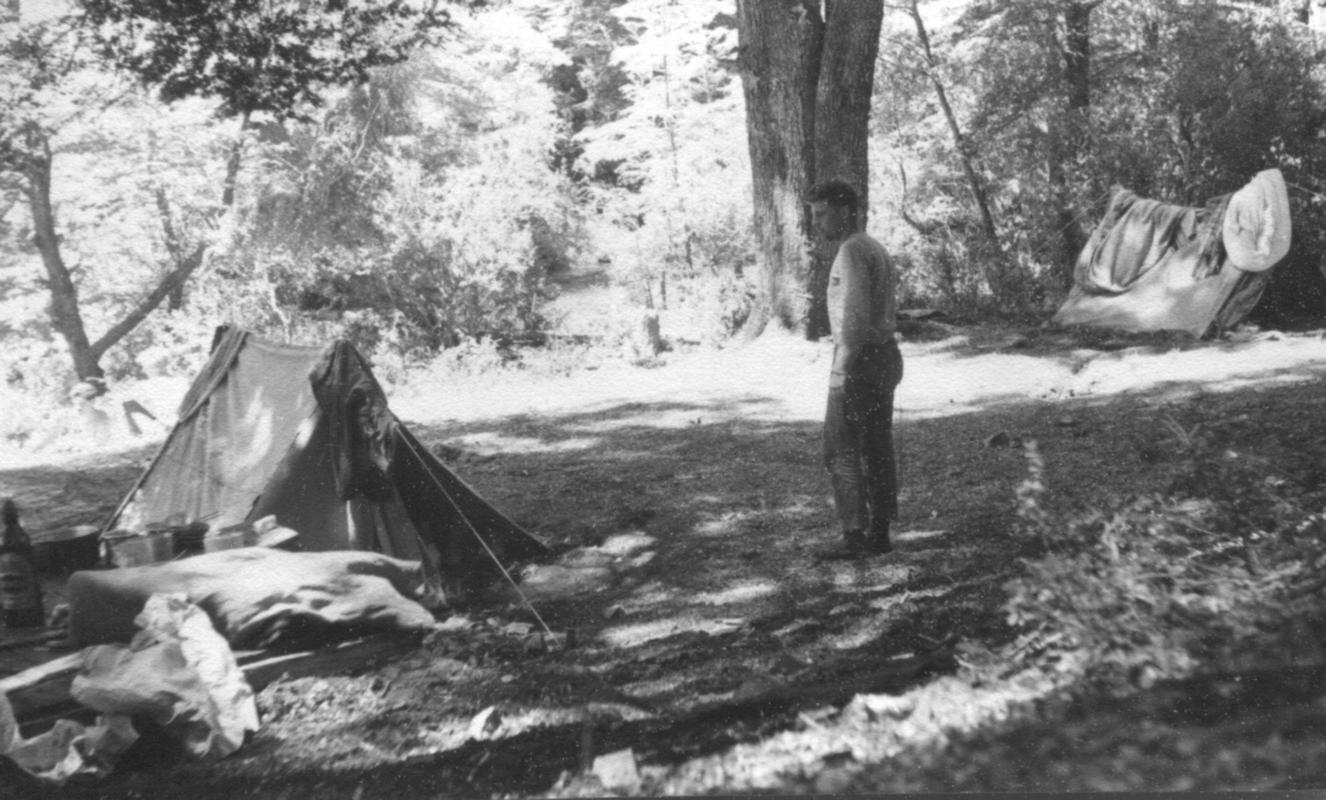 Campamento a orilla del Guillelmo.