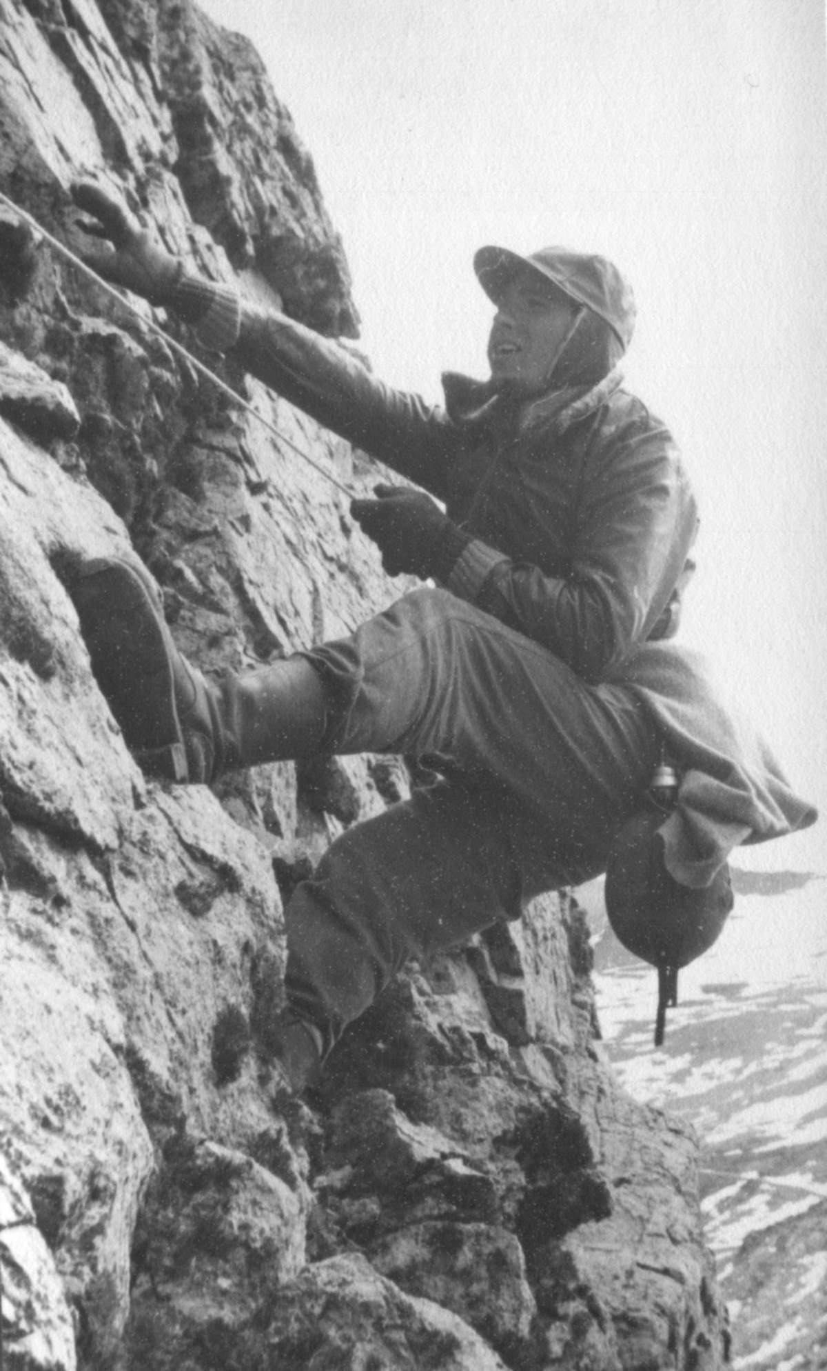 Nucho (Daniel Nonell) - Cerro Catedral - Escalando una pared.