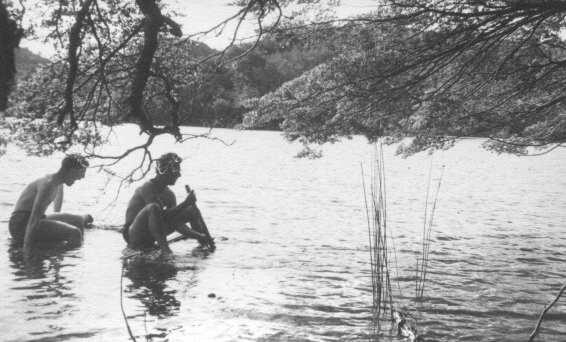 Lago Escondido al pie del Cerro Padre Laguna.