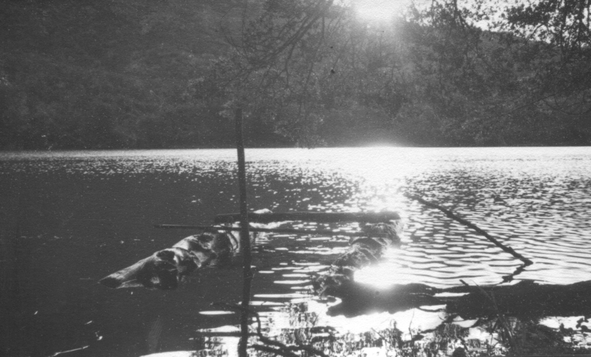 Lago Escondido al Pie Cerro Padre Laguna - Balsa