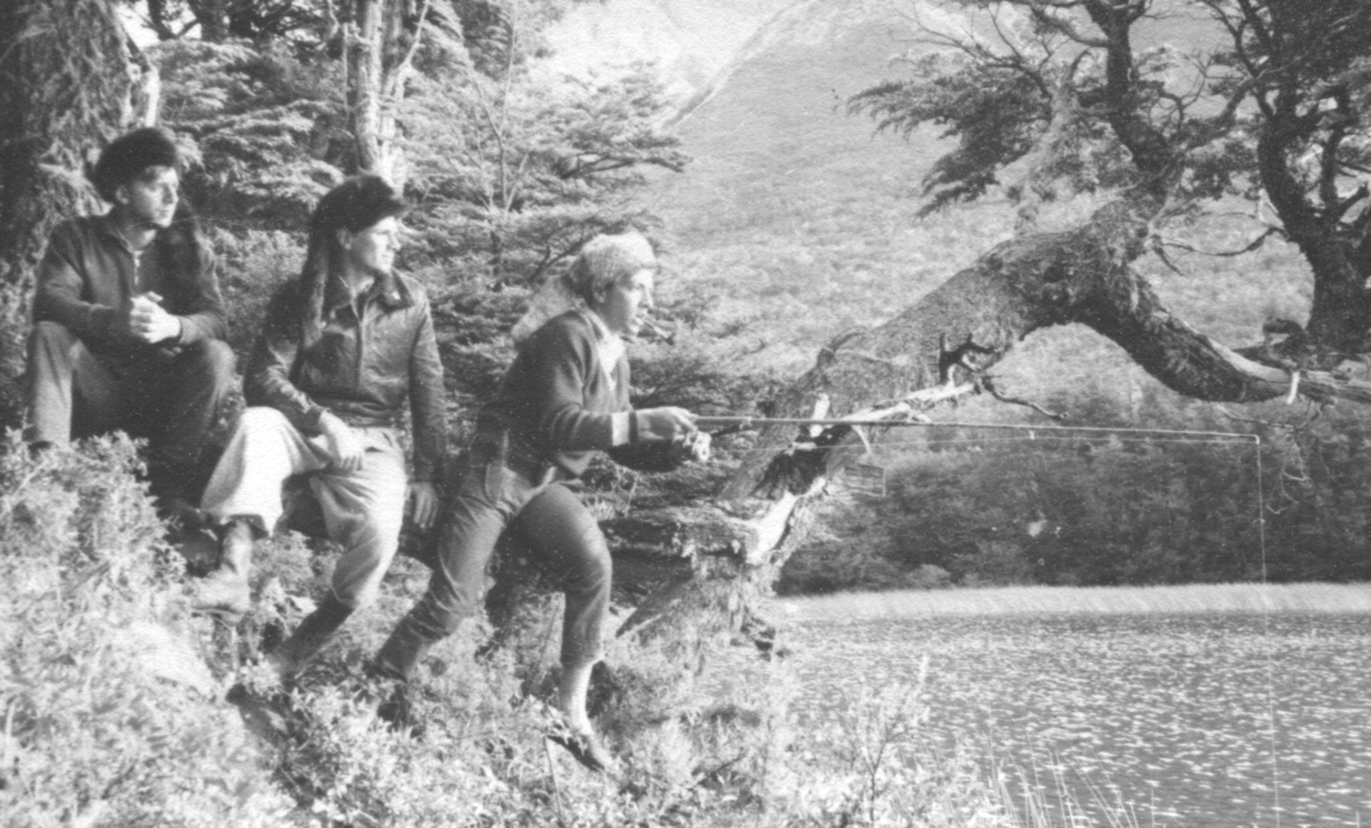 Lago Escondido al pie del Cerro Padre Laguna.