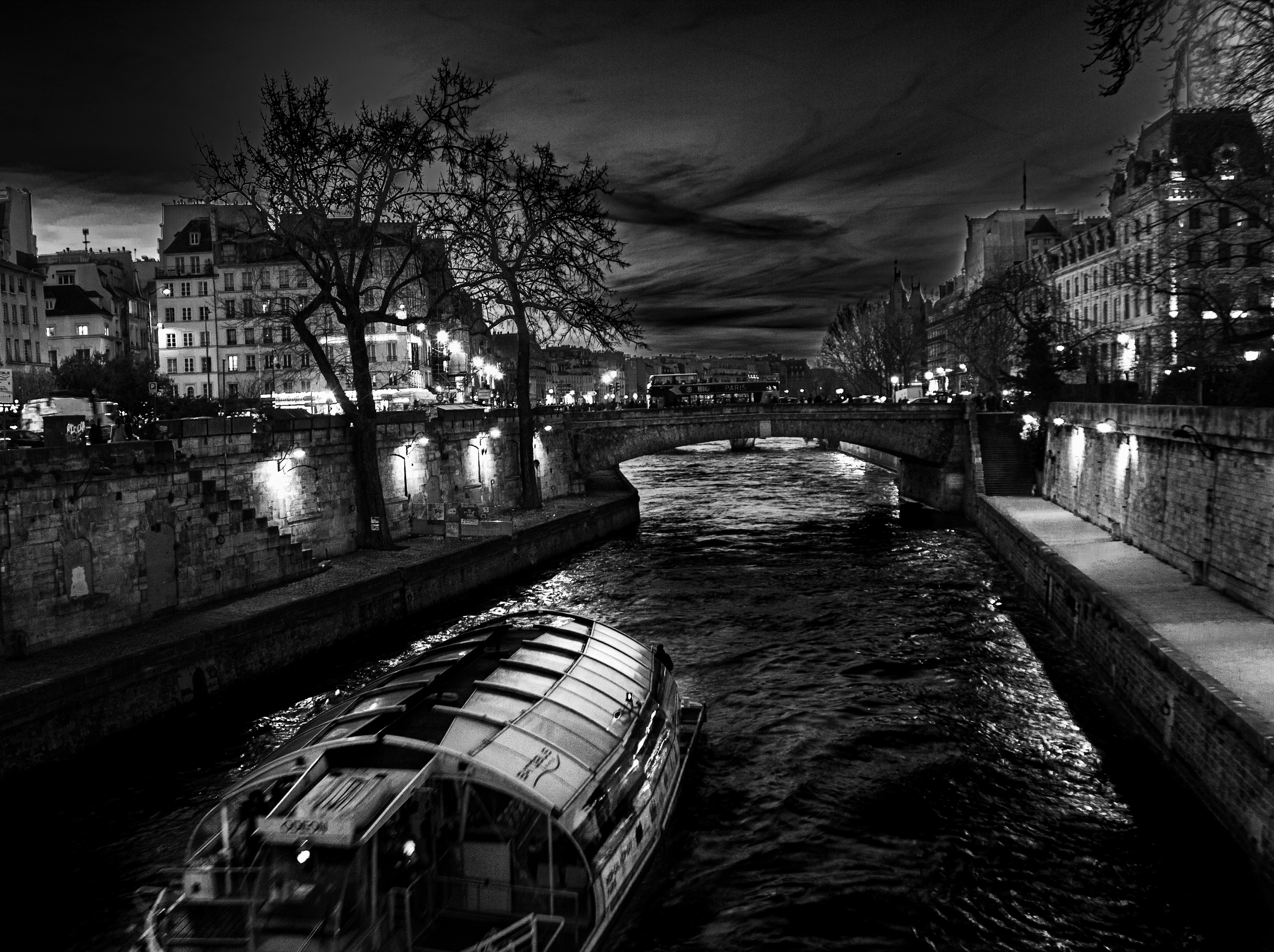 un pont parisien