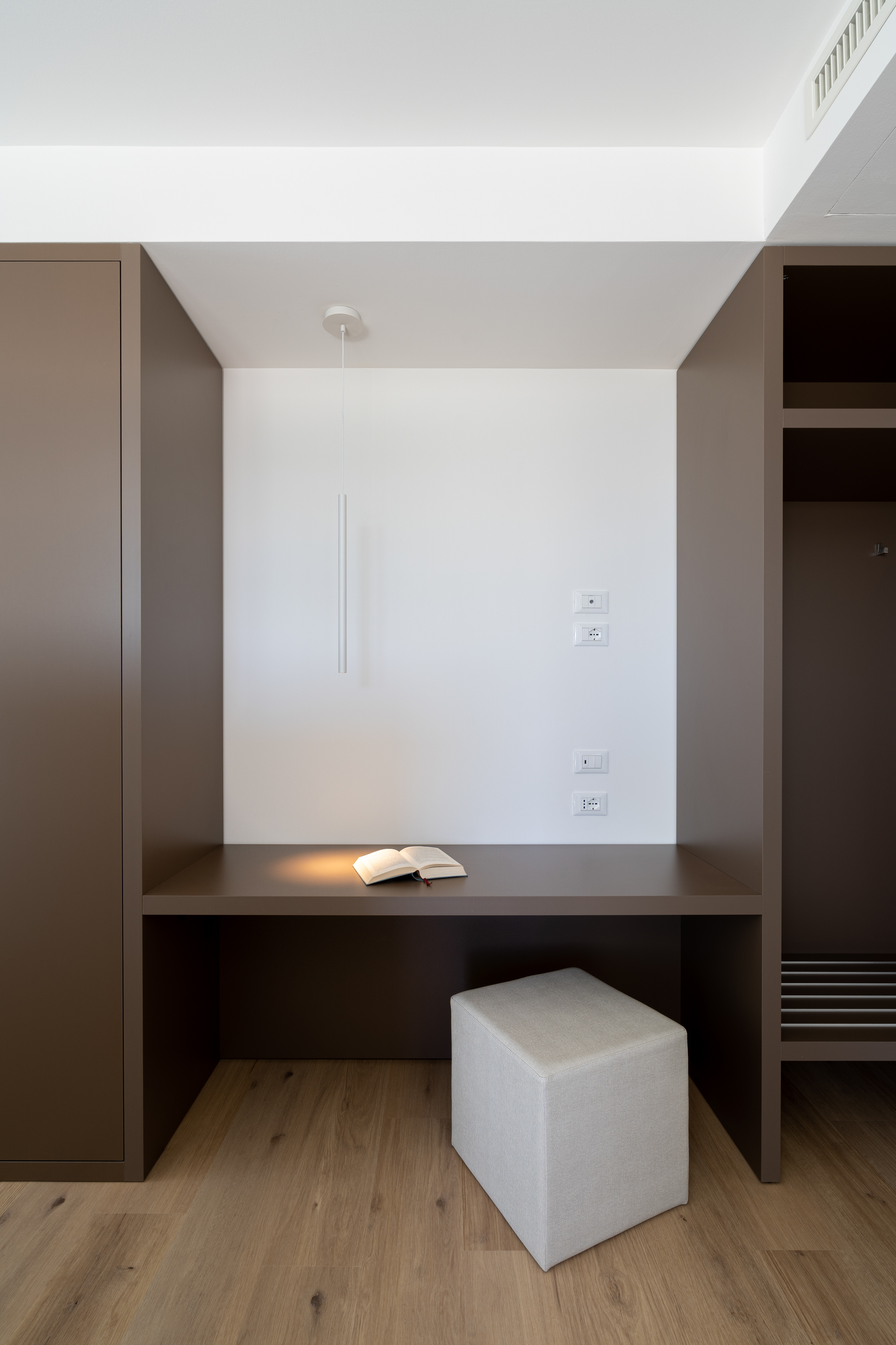 ma_muradorarchitetti: Hotel Bauer&Sporting Jesolo (VE) - Camera 302. Progetto @comacchiocristina @giacomo.murador