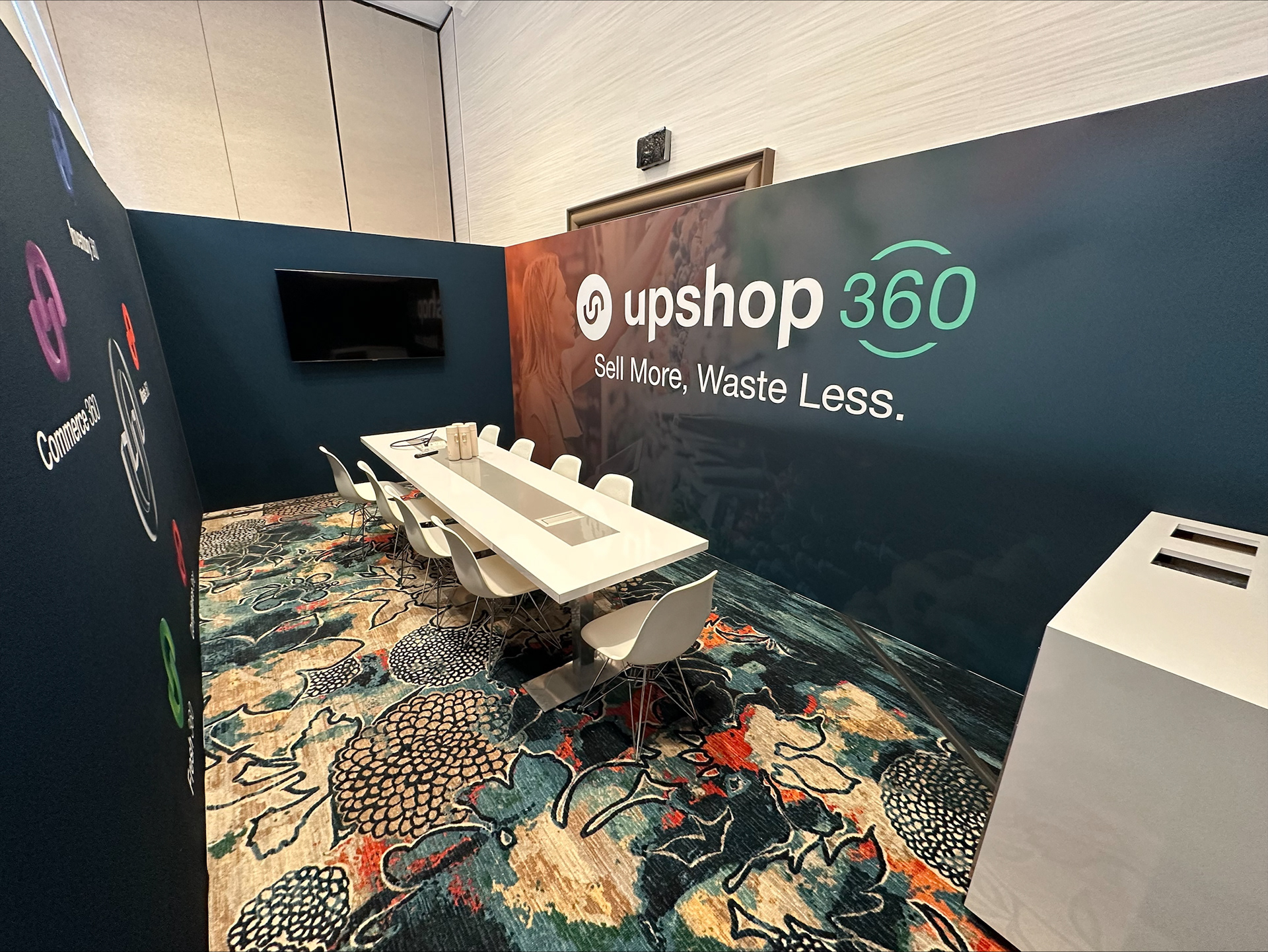 Designed as a fully enclosed meeting room to enable longer, more meaningful conversations on the show floor.