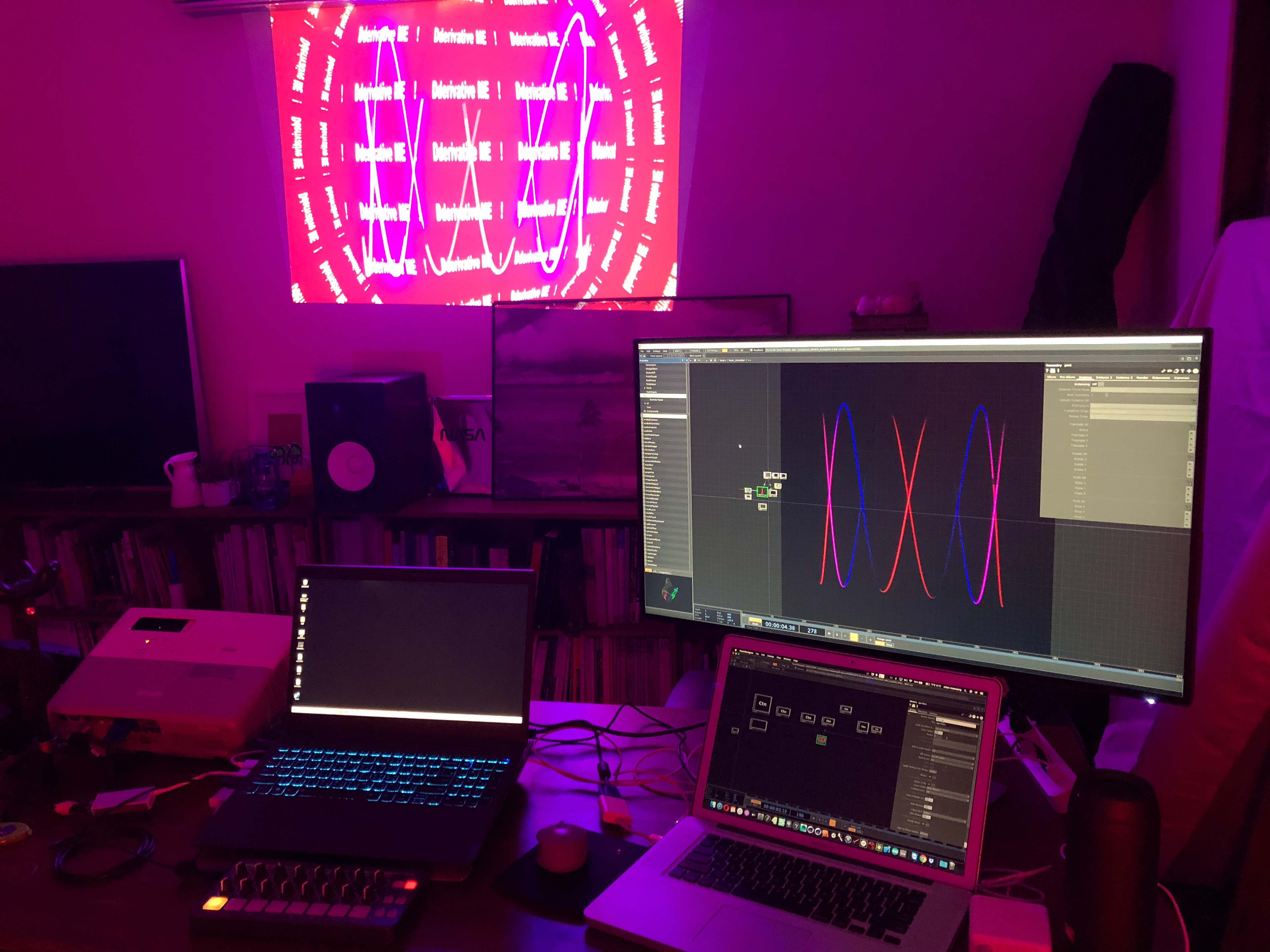 我常使用TD這類的實時節點式軟體製作一些實驗作品,常常會串聯多台的使用方式。