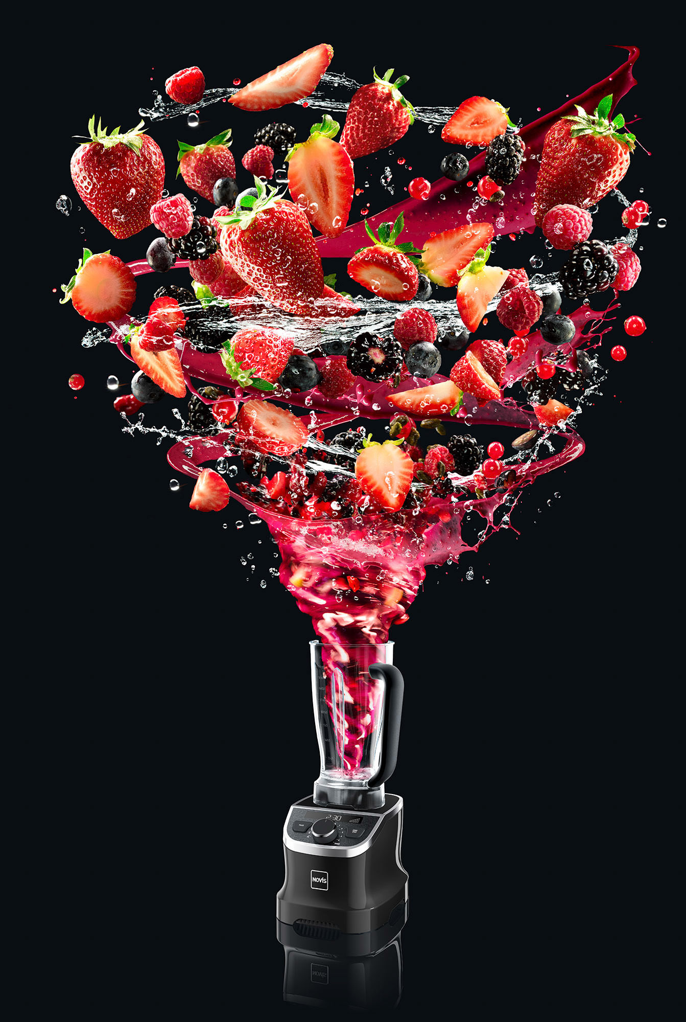vitajuicer blender- red and black berries