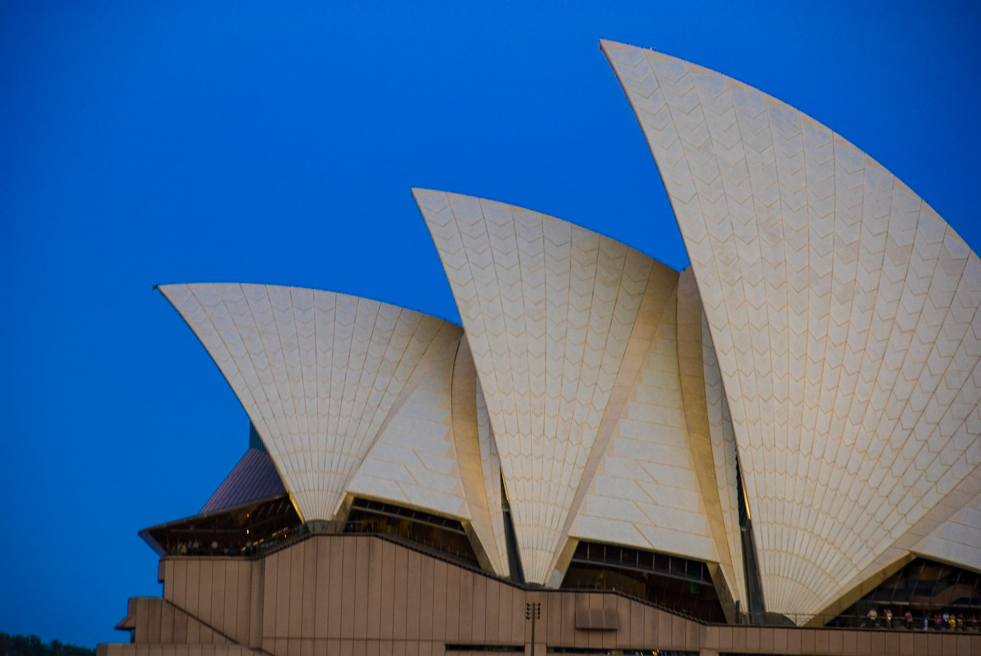 The sun going down at the Opera House
