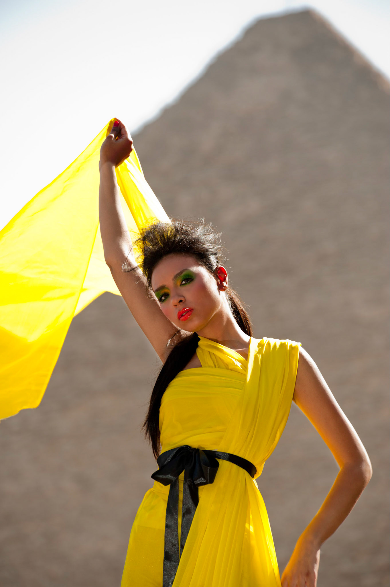 Fatma gives me a fantastic look in front of the Giza Pyramids in Cairo