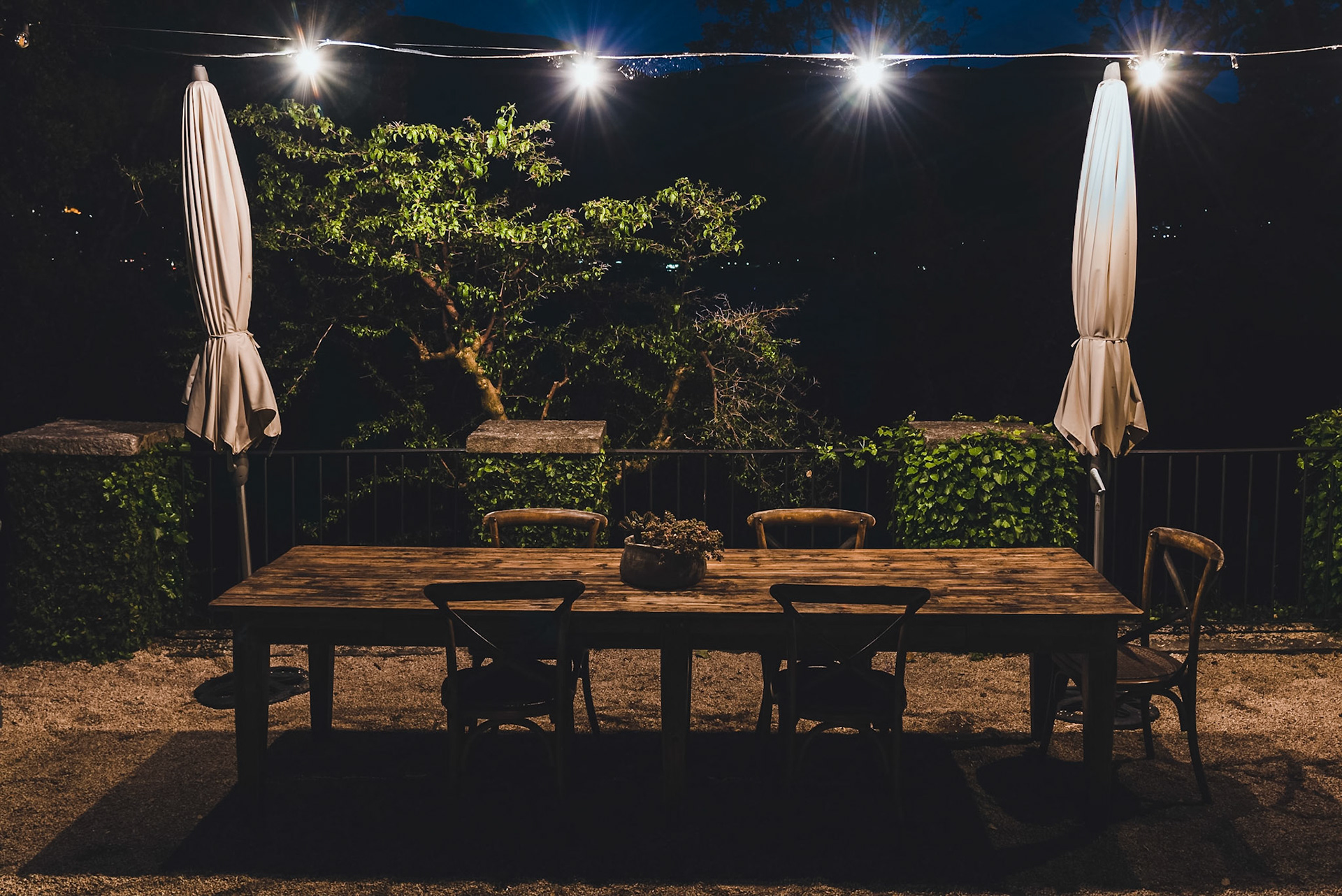 Tisch in der Villa Emden