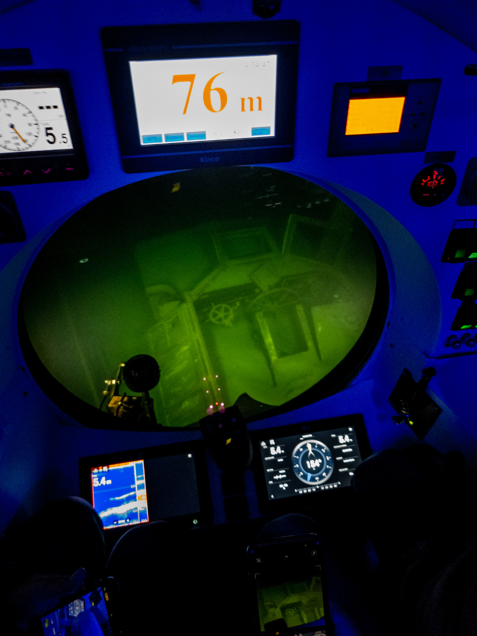 Uboot P-63 am Wrack des Frachtschiffs Portland im Vierwaldstätter See