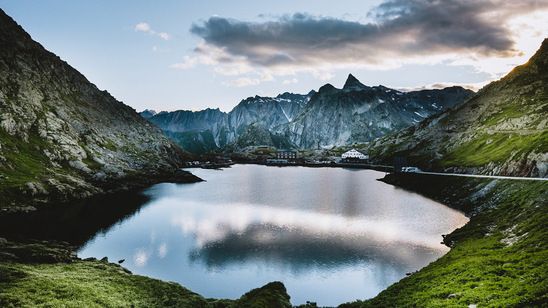 Lac du Grand Bernard at the peak of Grand Sankt Bernhard Pass