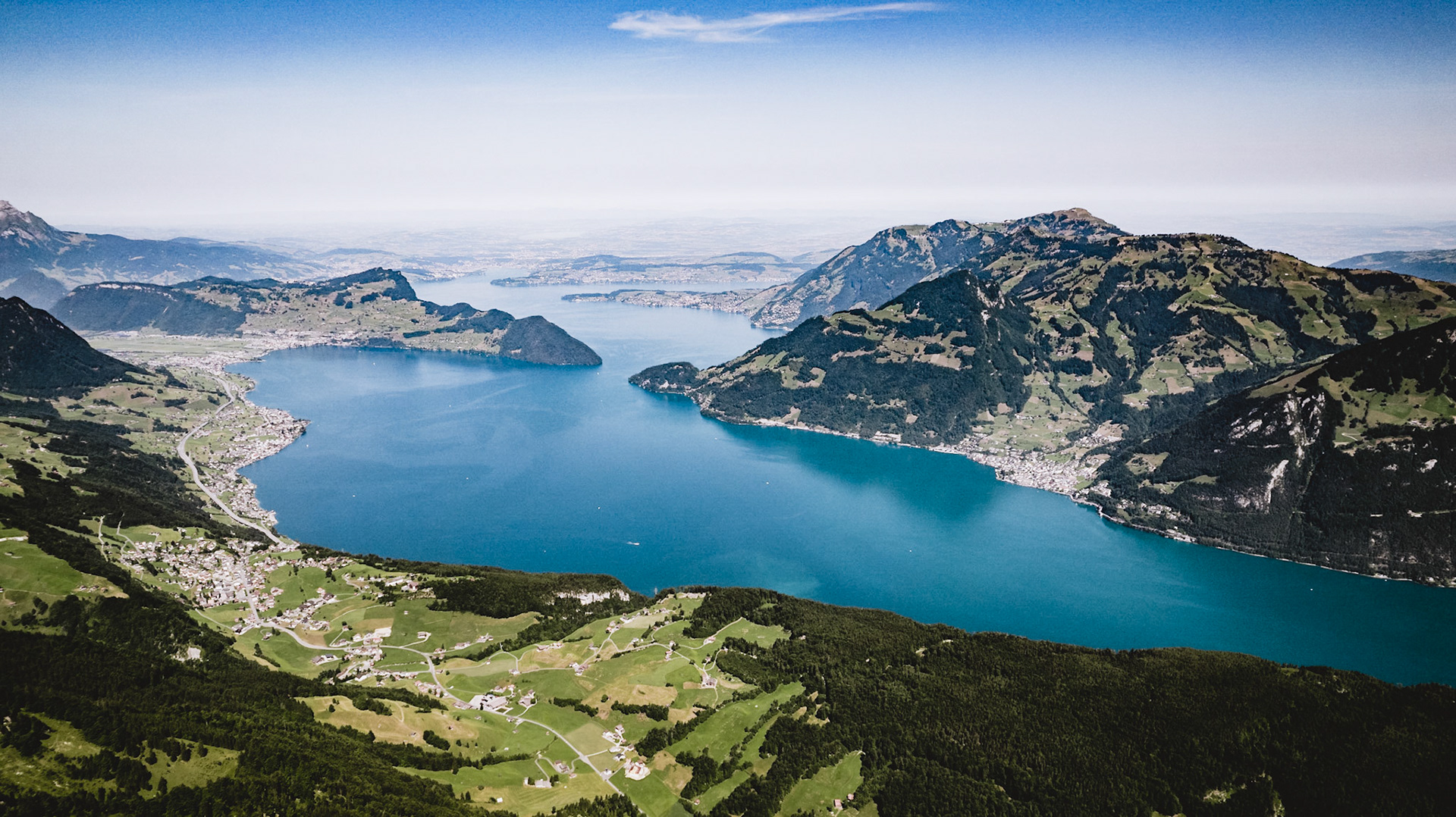 Panorama des Vierwaldstätter Sees vom Niederbauen Kulm